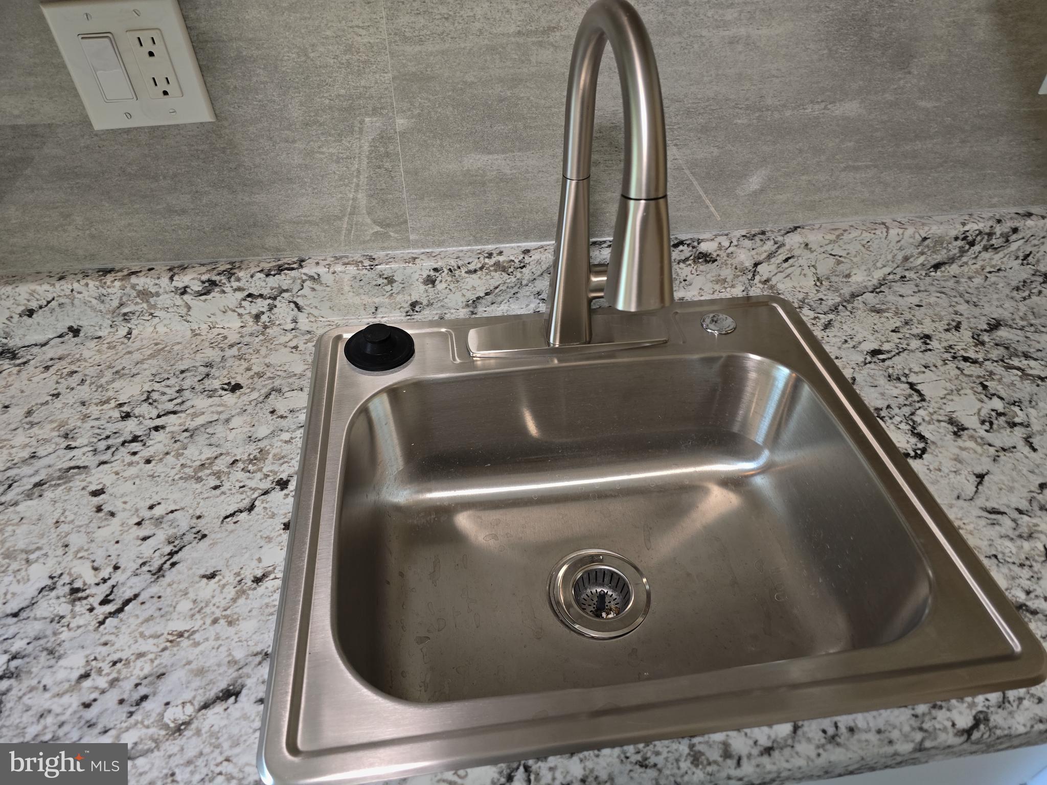 VALLEY PARK - Residential Lease