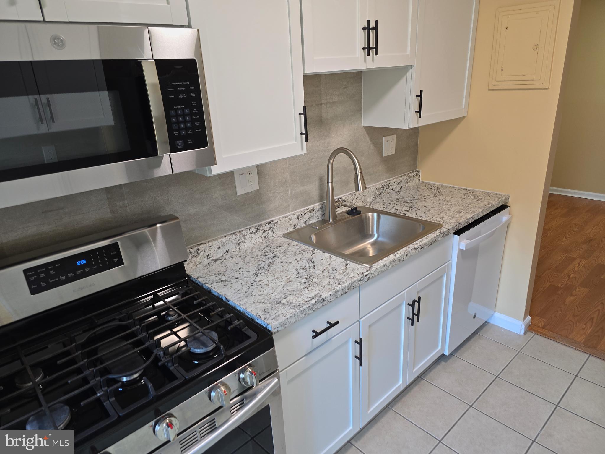 VALLEY PARK - Residential Lease