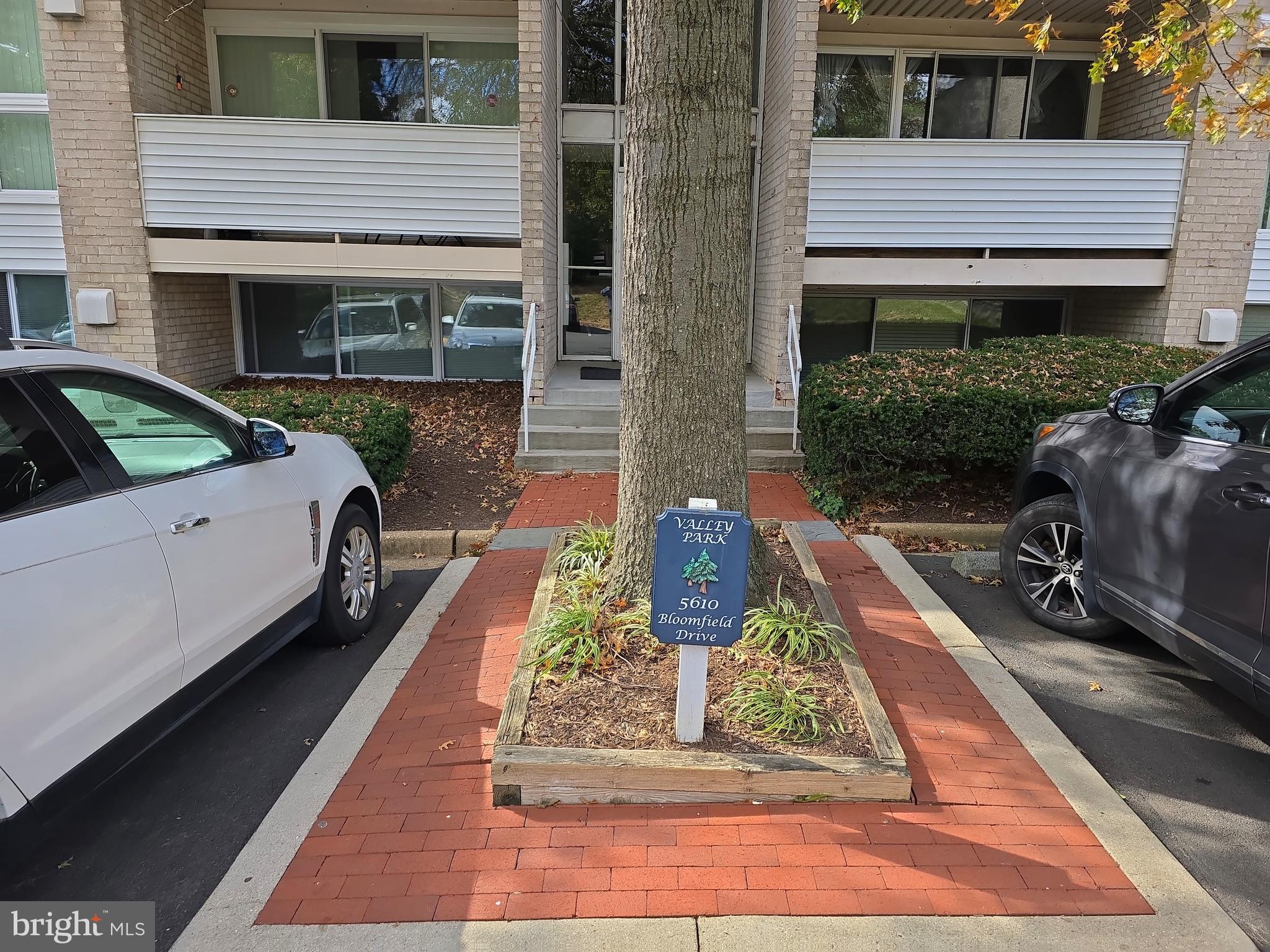 VALLEY PARK - Residential Lease