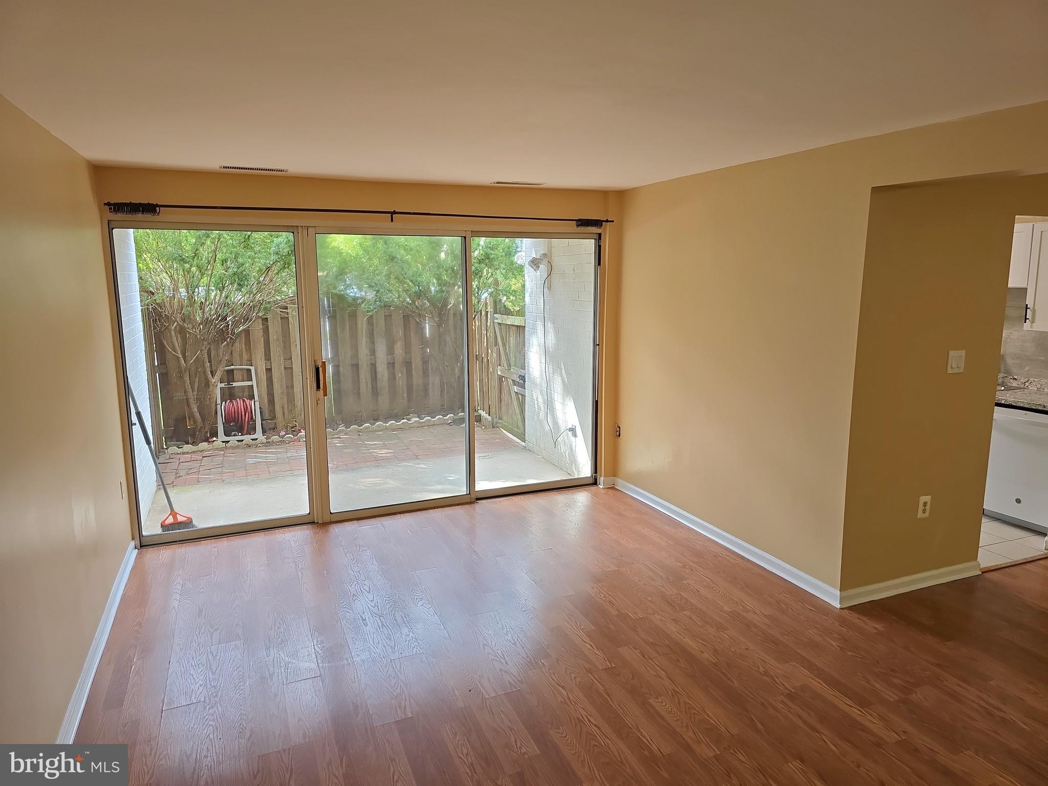 VALLEY PARK - Residential Lease