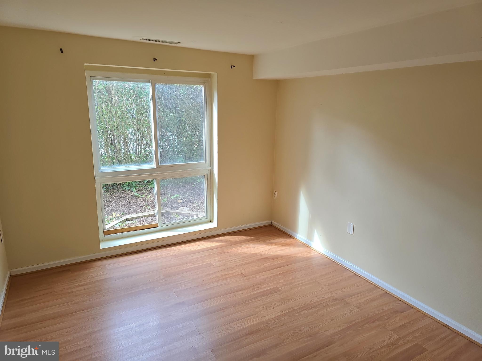 VALLEY PARK - Residential Lease