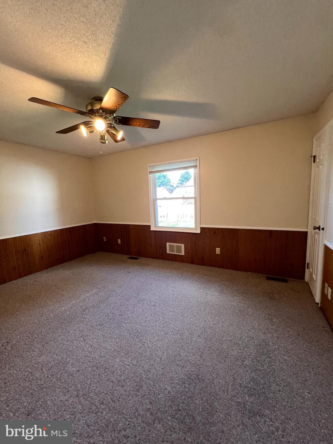 PATRICK HENRY ESTATES - Residential Lease