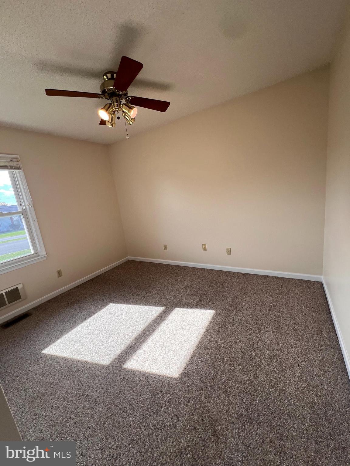 PATRICK HENRY ESTATES - Residential Lease