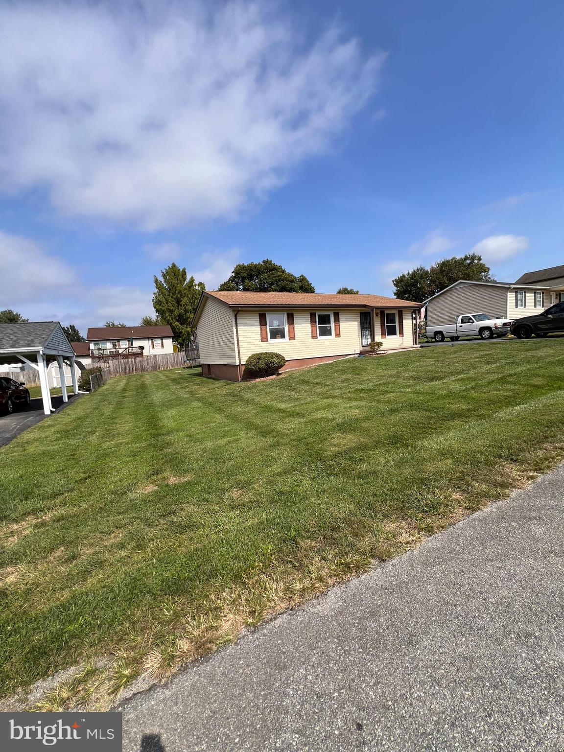 PATRICK HENRY ESTATES - Residential Lease