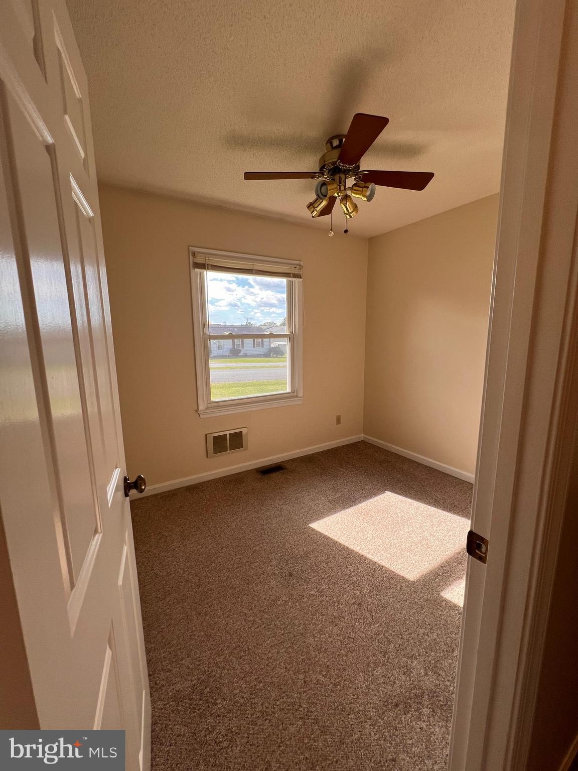 PATRICK HENRY ESTATES - Residential Lease