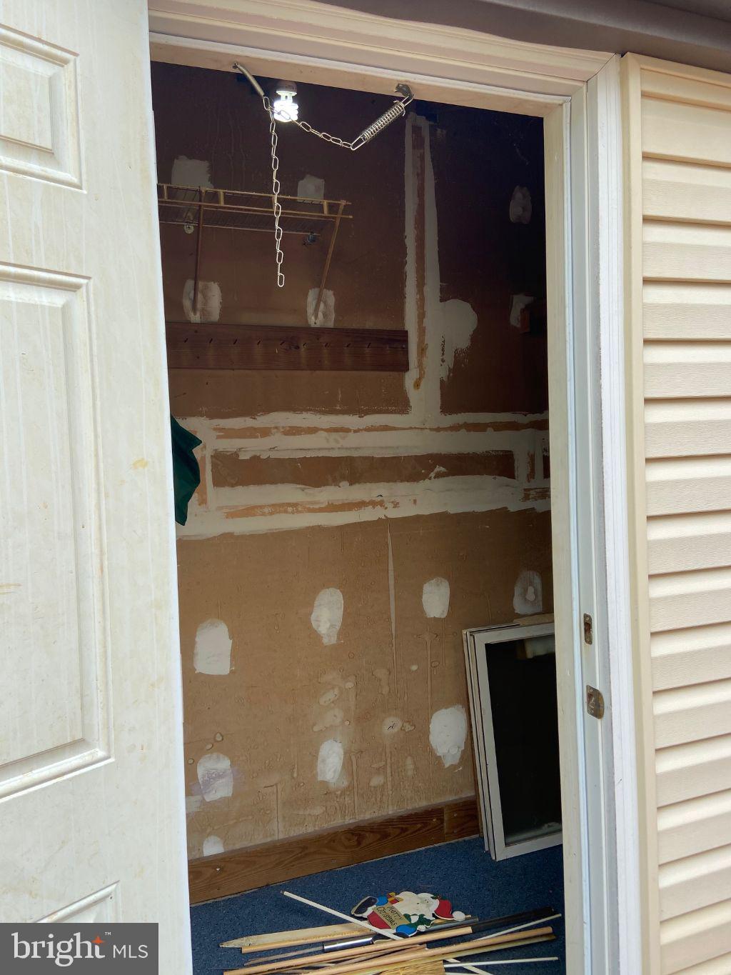 PATRICK HENRY ESTATES - Residential Lease