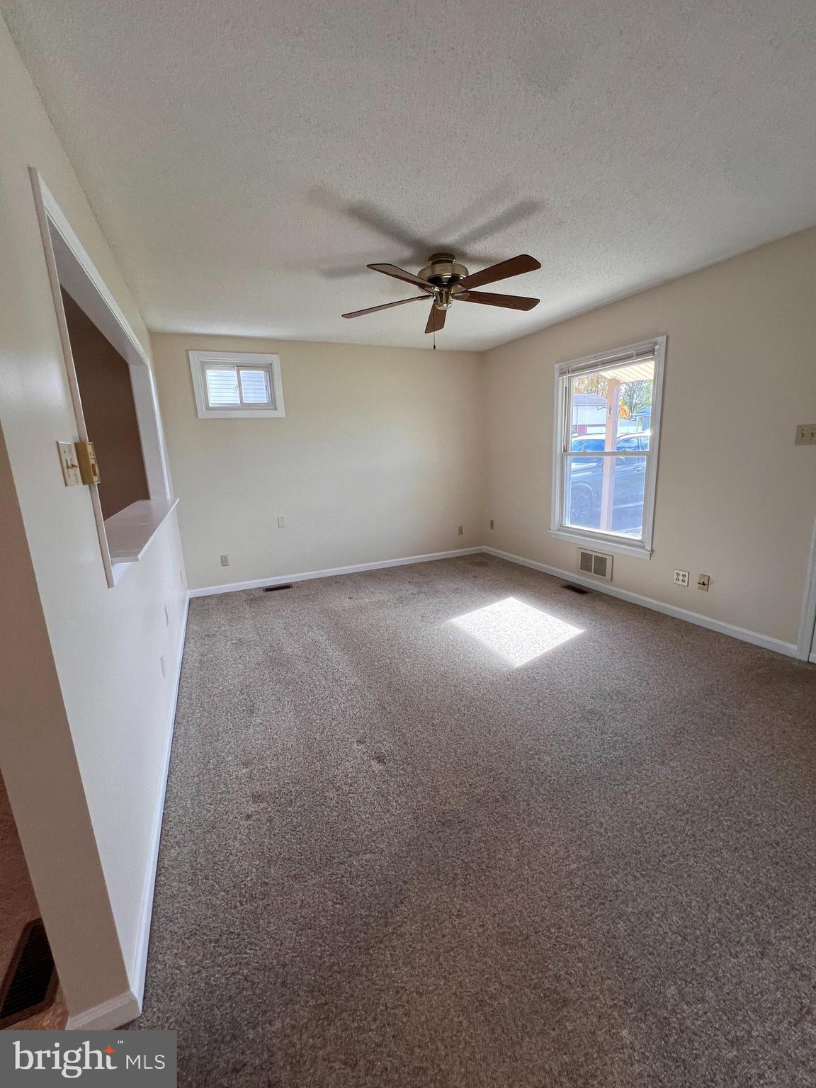 PATRICK HENRY ESTATES - Residential Lease