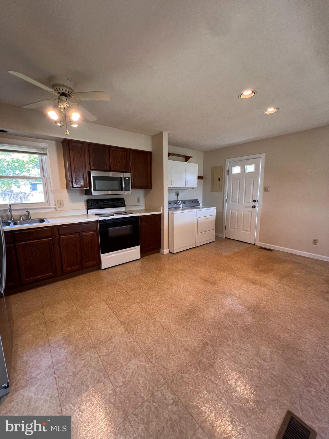 PATRICK HENRY ESTATES - Residential Lease