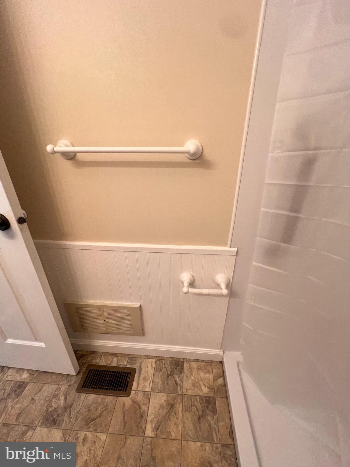 PATRICK HENRY ESTATES - Residential Lease