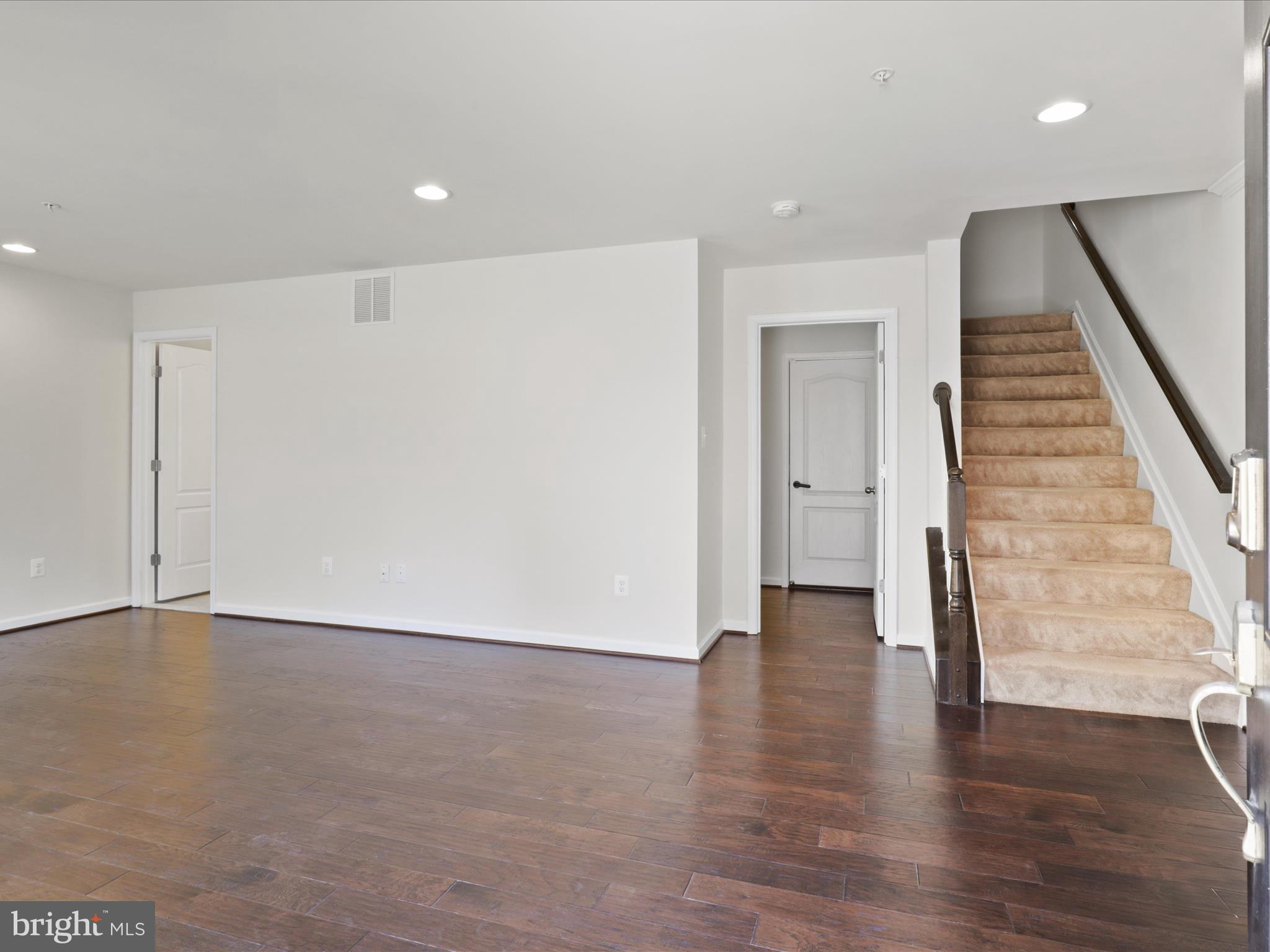 OXFORD SQUARE - Residential