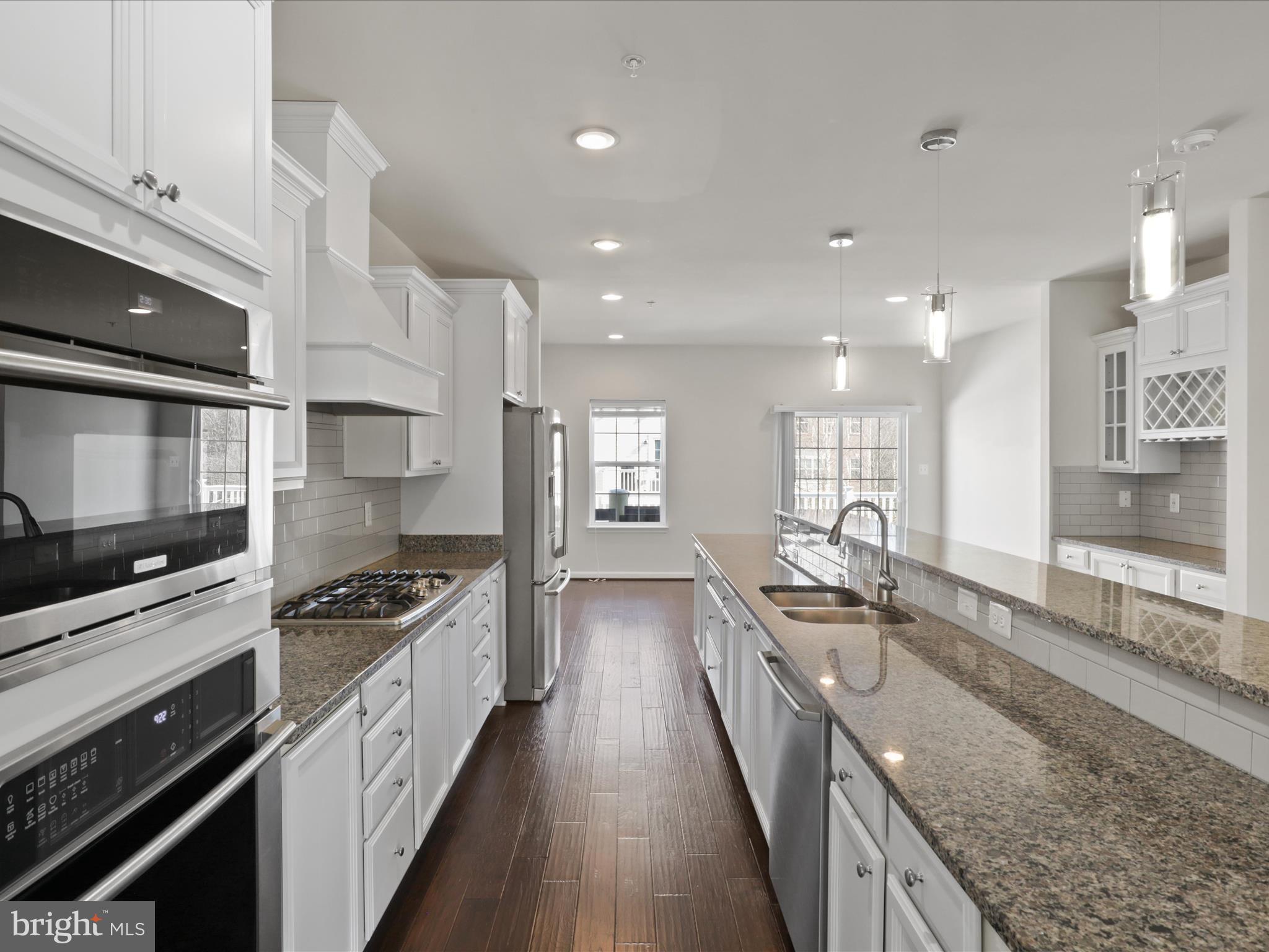 OXFORD SQUARE - Residential