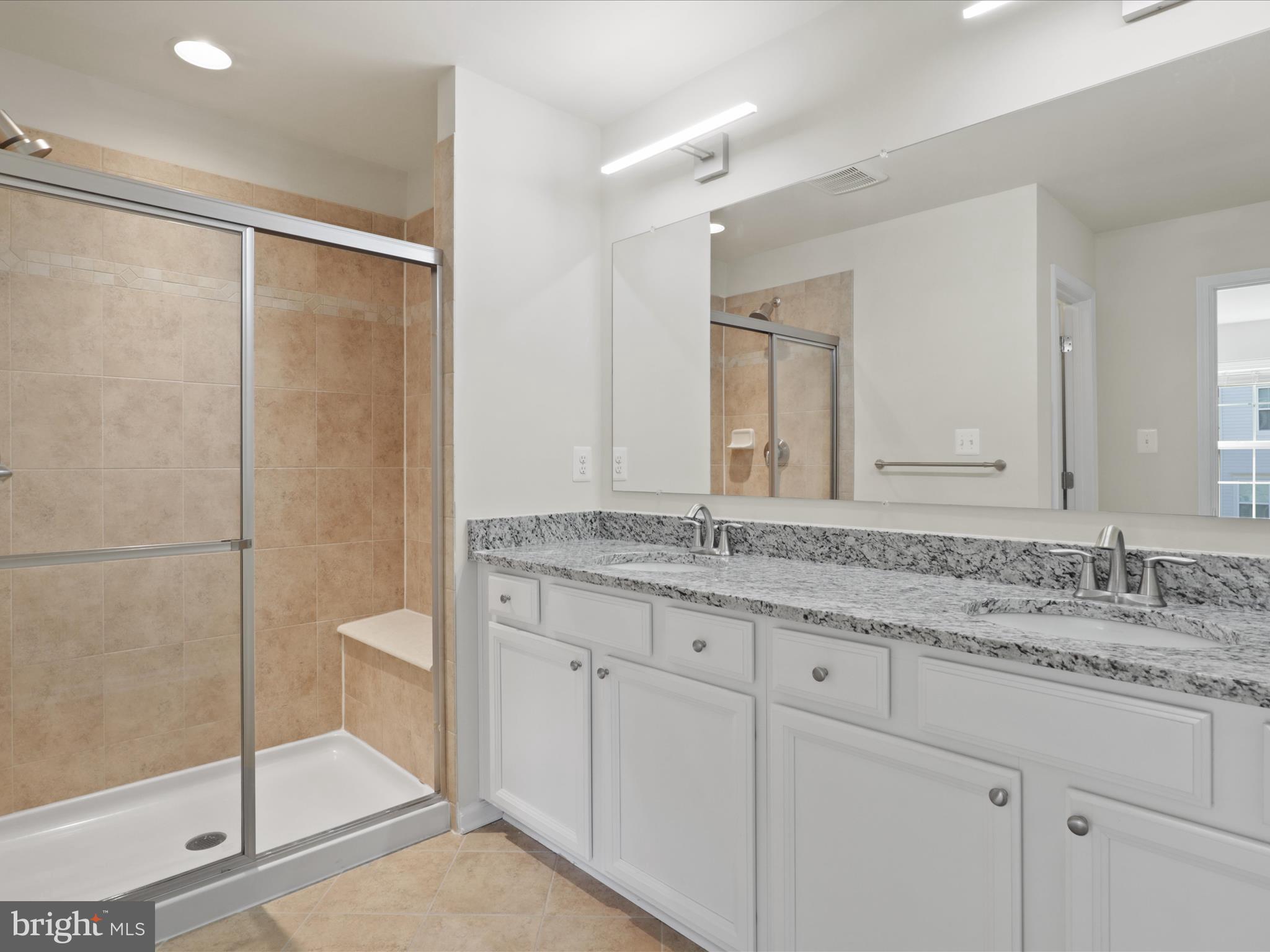 OXFORD SQUARE - Residential