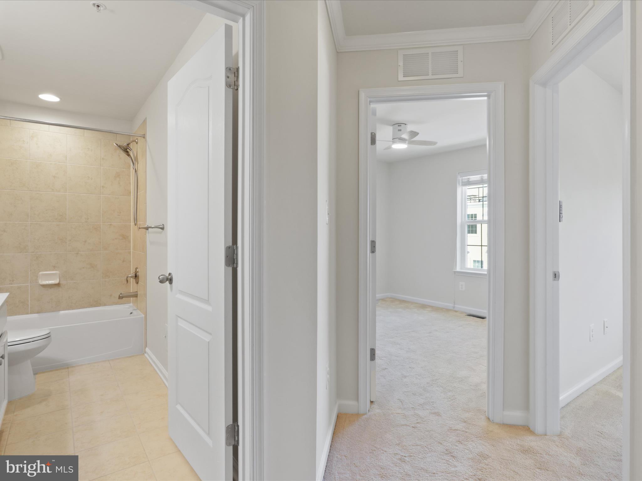 OXFORD SQUARE - Residential