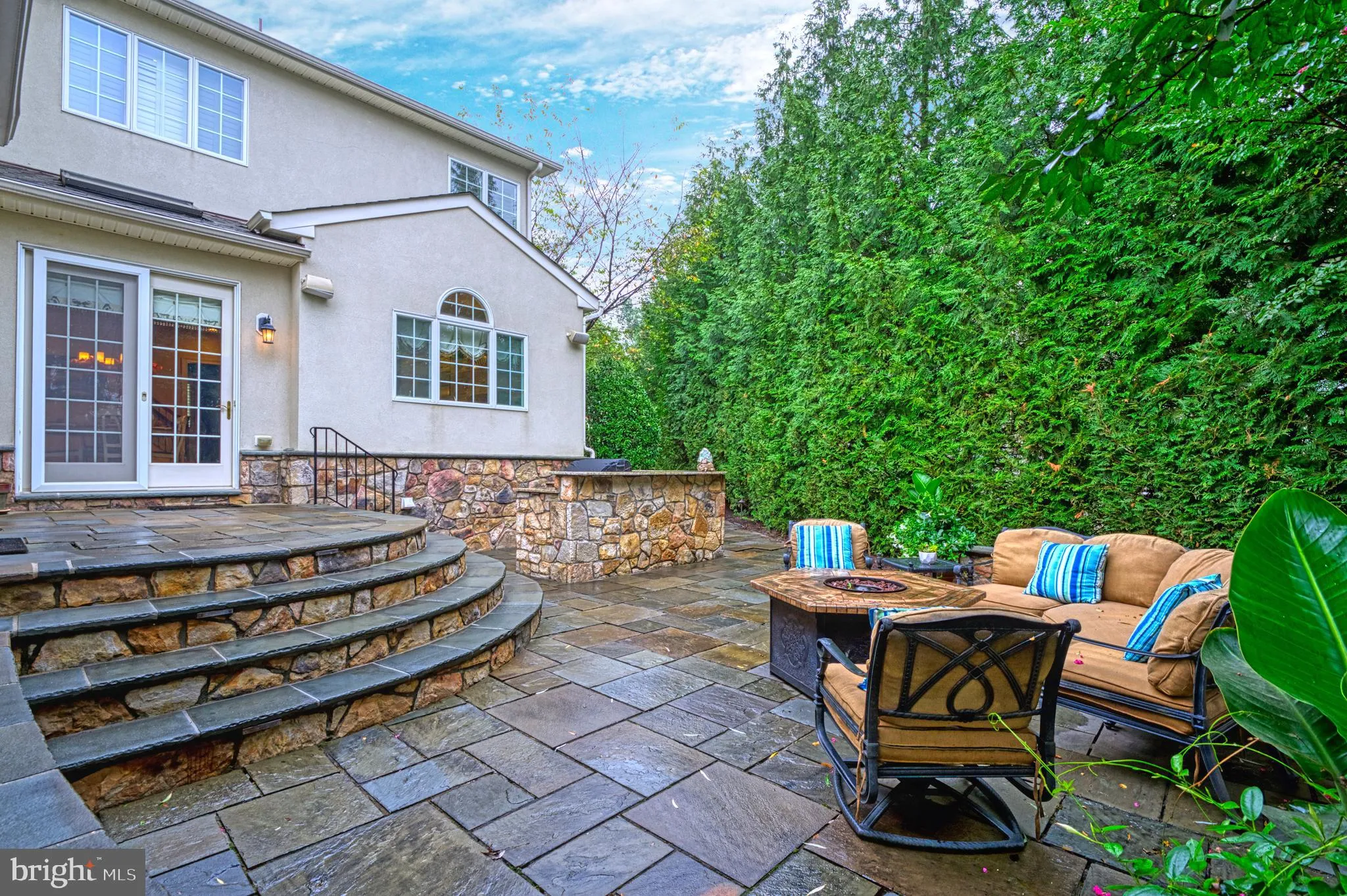 Ashburn, Virginia 20147, United States, 5 Bedrooms Bedrooms, ,6 BathroomsBathrooms,Residential,Pending,6200