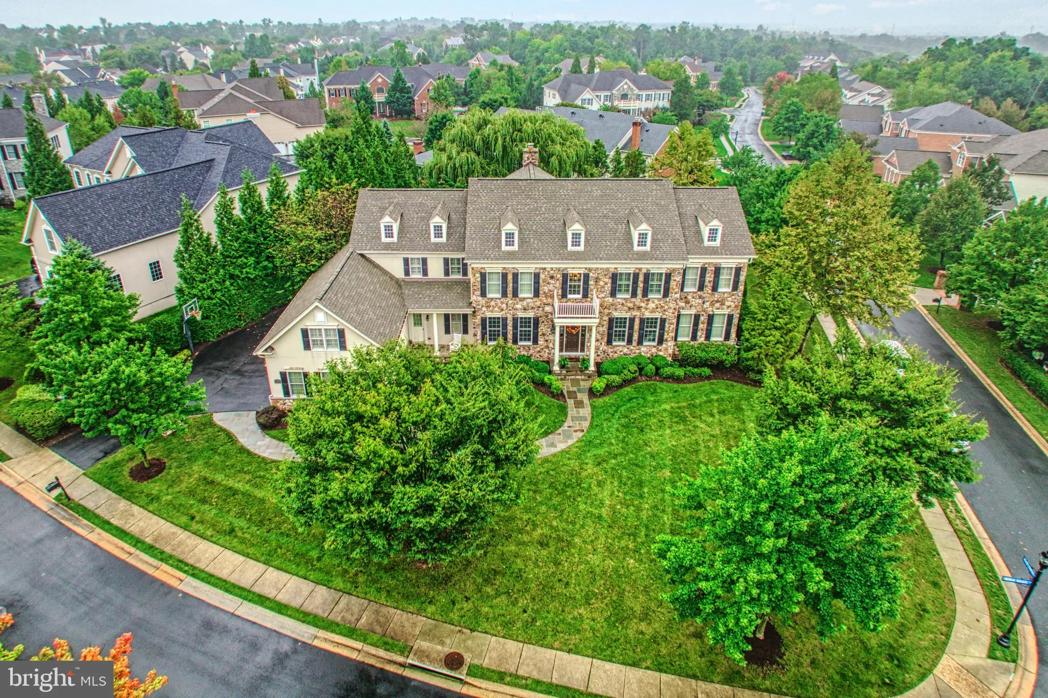 Ashburn, Virginia 20147, United States, 5 Bedrooms Bedrooms, ,6 BathroomsBathrooms,Residential,Pending,6200