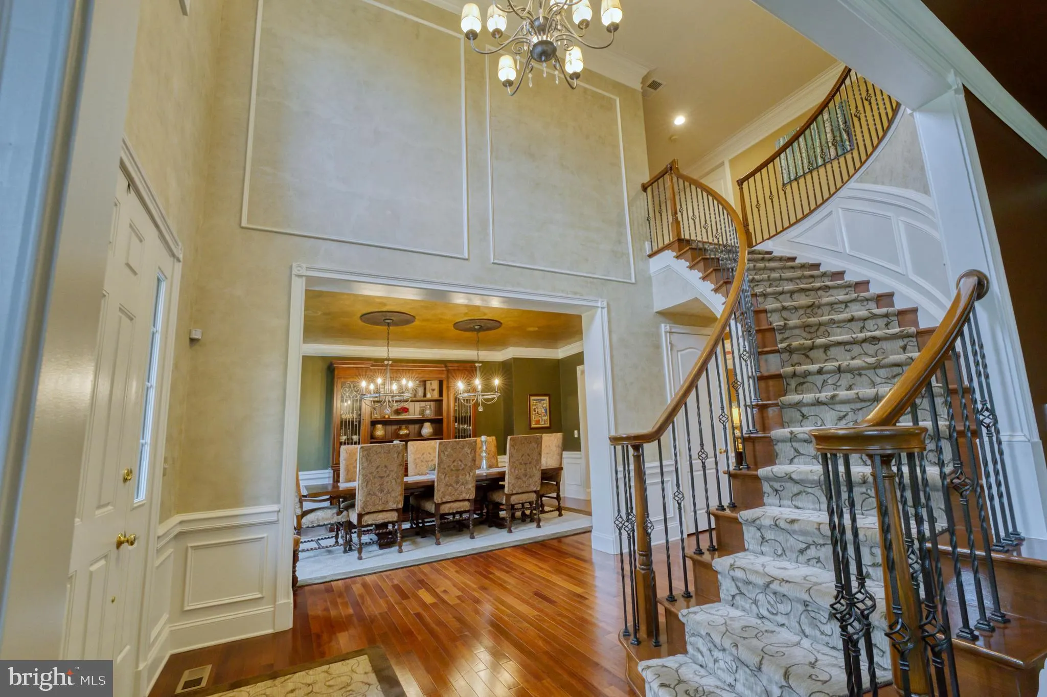 Ashburn, Virginia 20147, United States, 5 Bedrooms Bedrooms, ,6 BathroomsBathrooms,Residential,Pending,6200