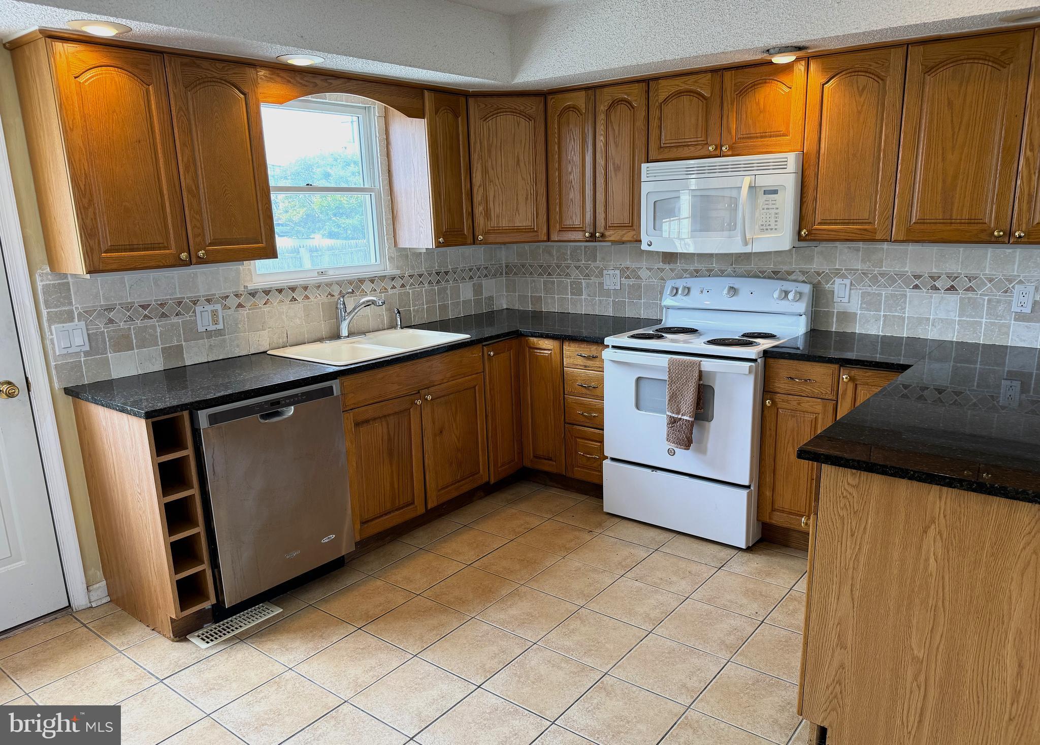218 W 7TH STREET