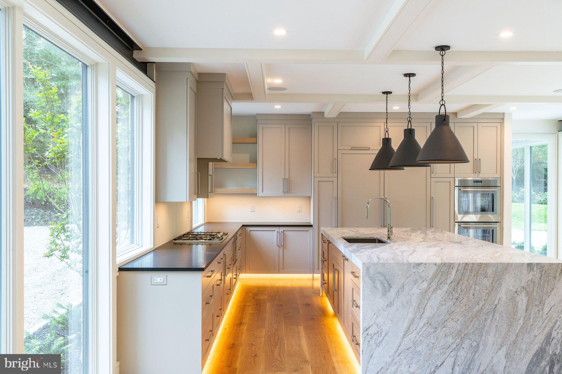 CHESTNUT HILL - Residential