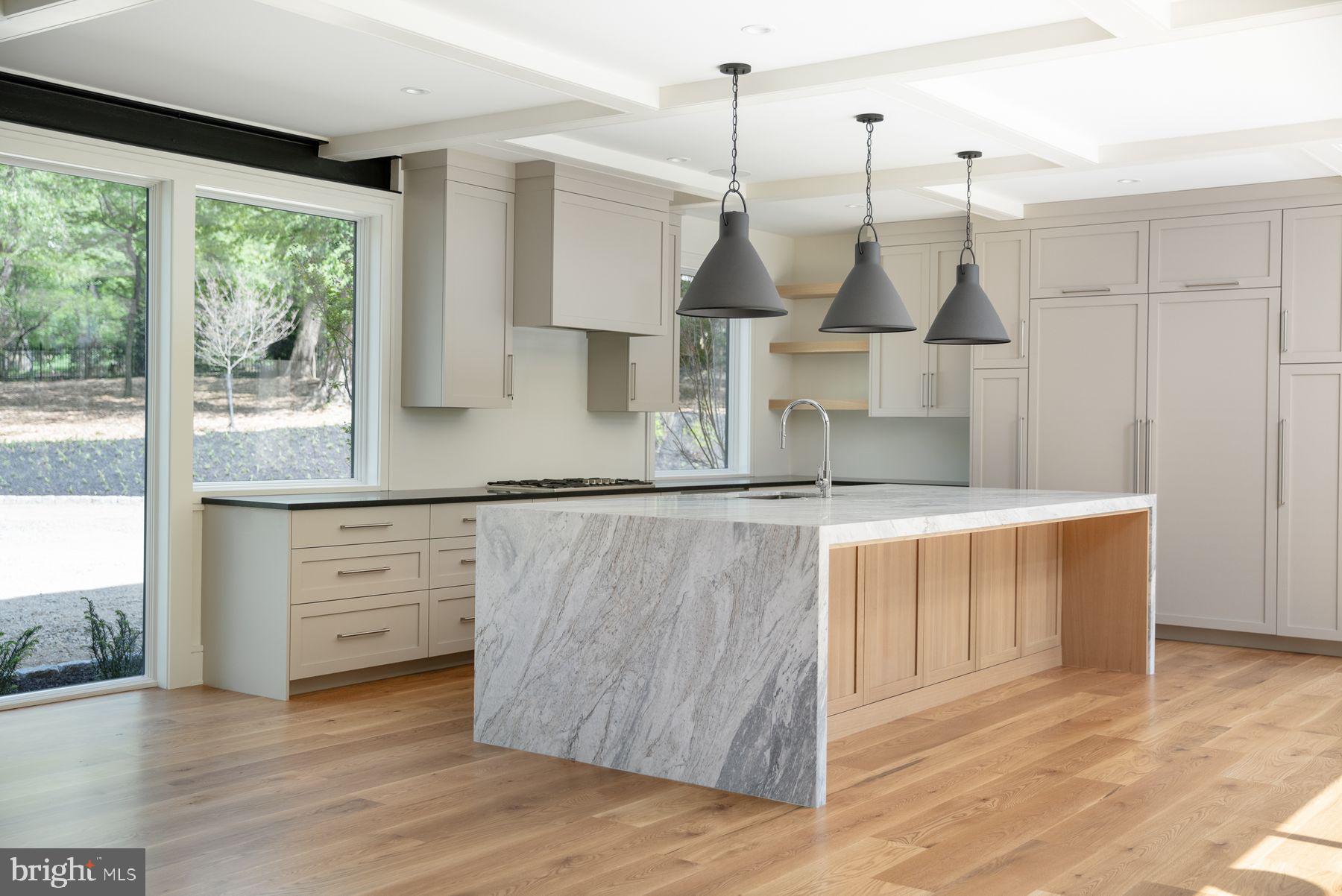 CHESTNUT HILL - Residential