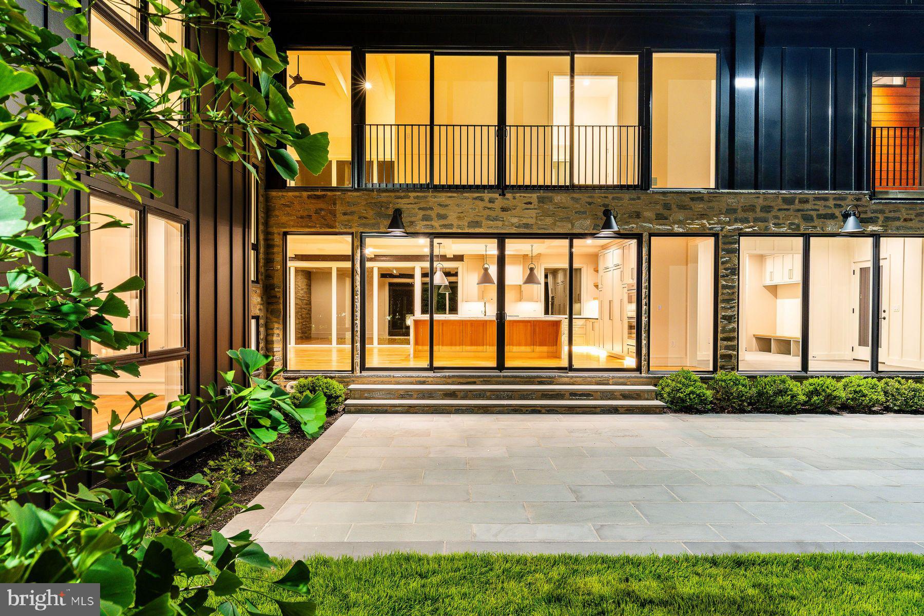 CHESTNUT HILL - Residential