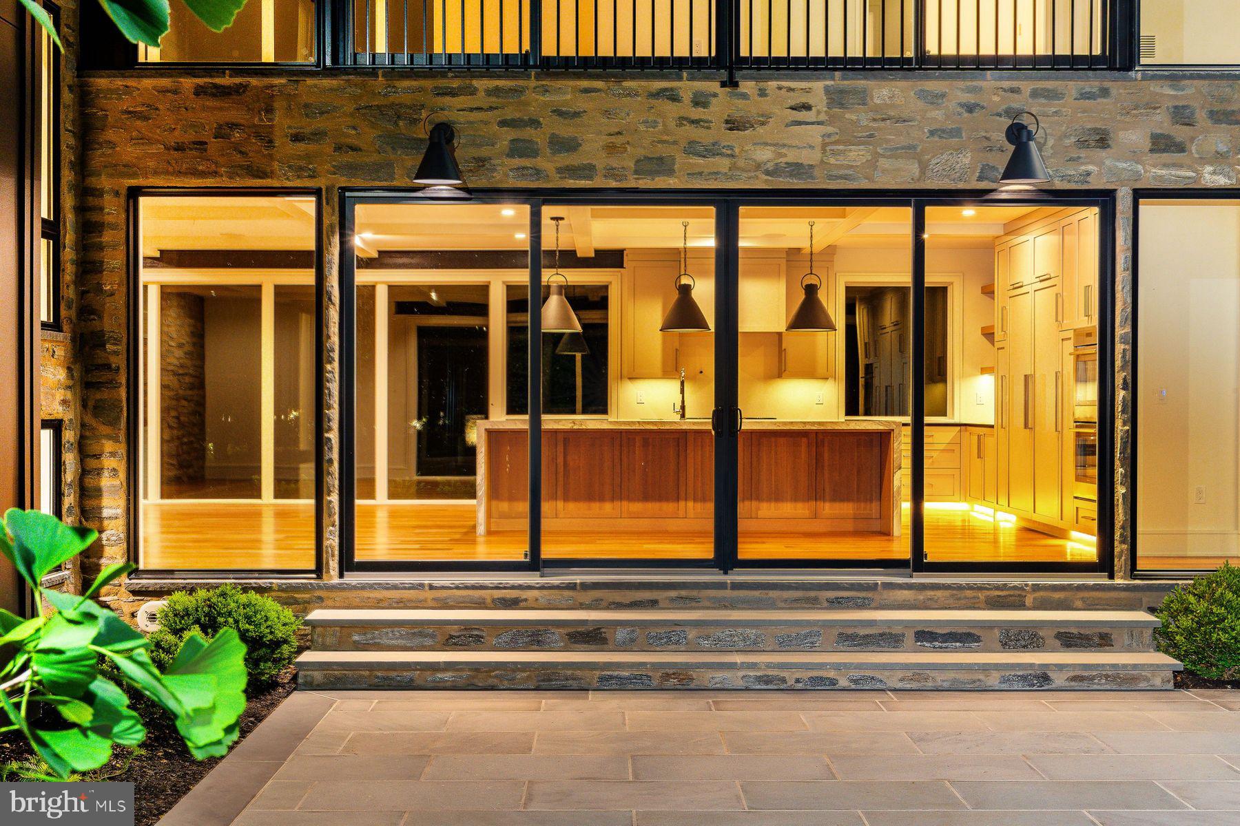 CHESTNUT HILL - Residential
