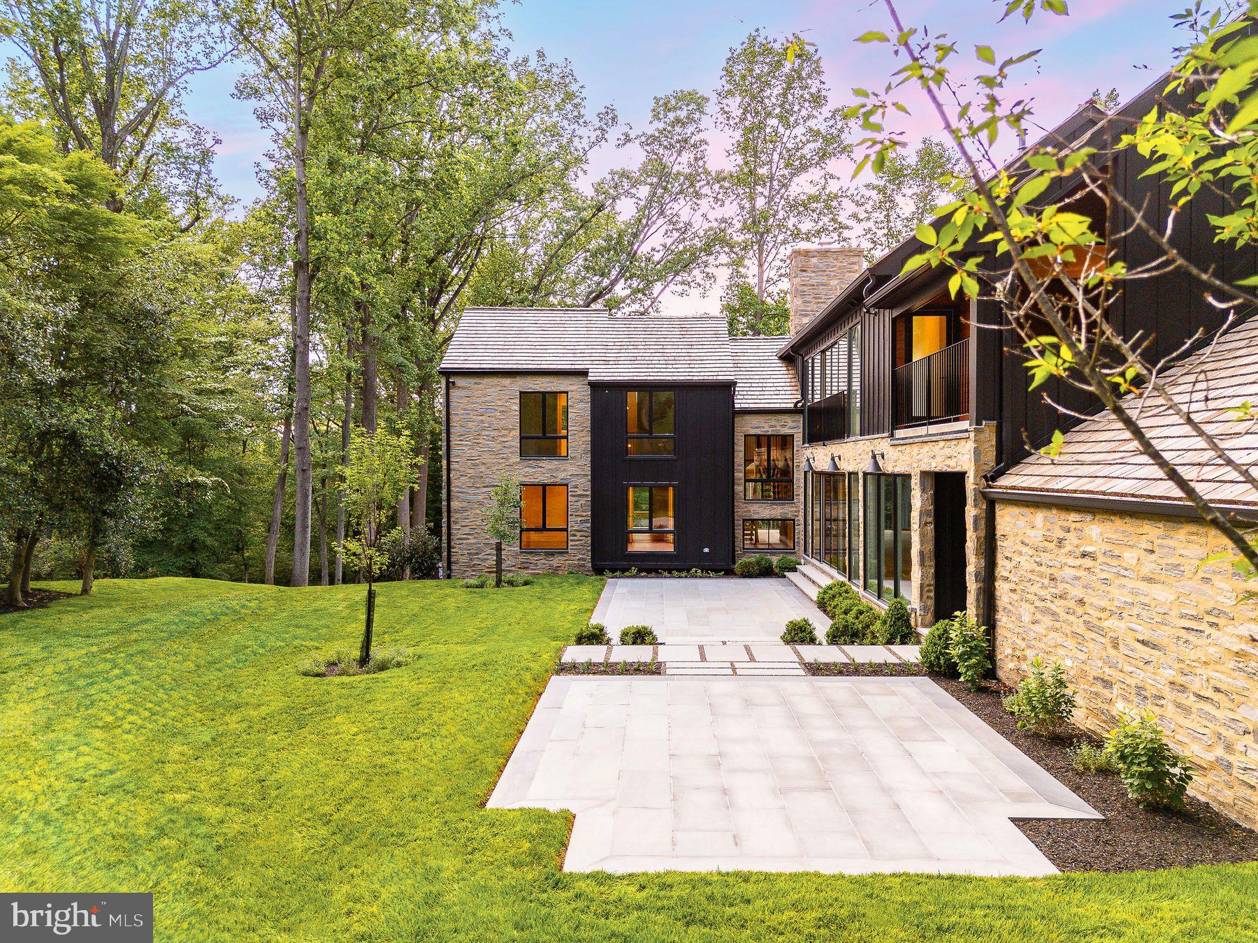 CHESTNUT HILL - Residential