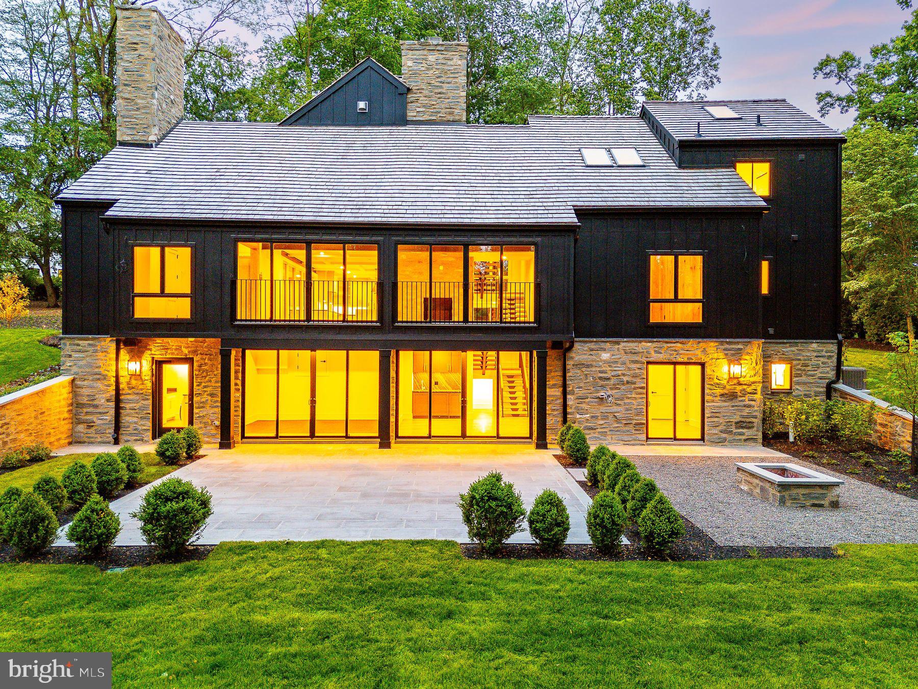 607 W GRAVERS LANE