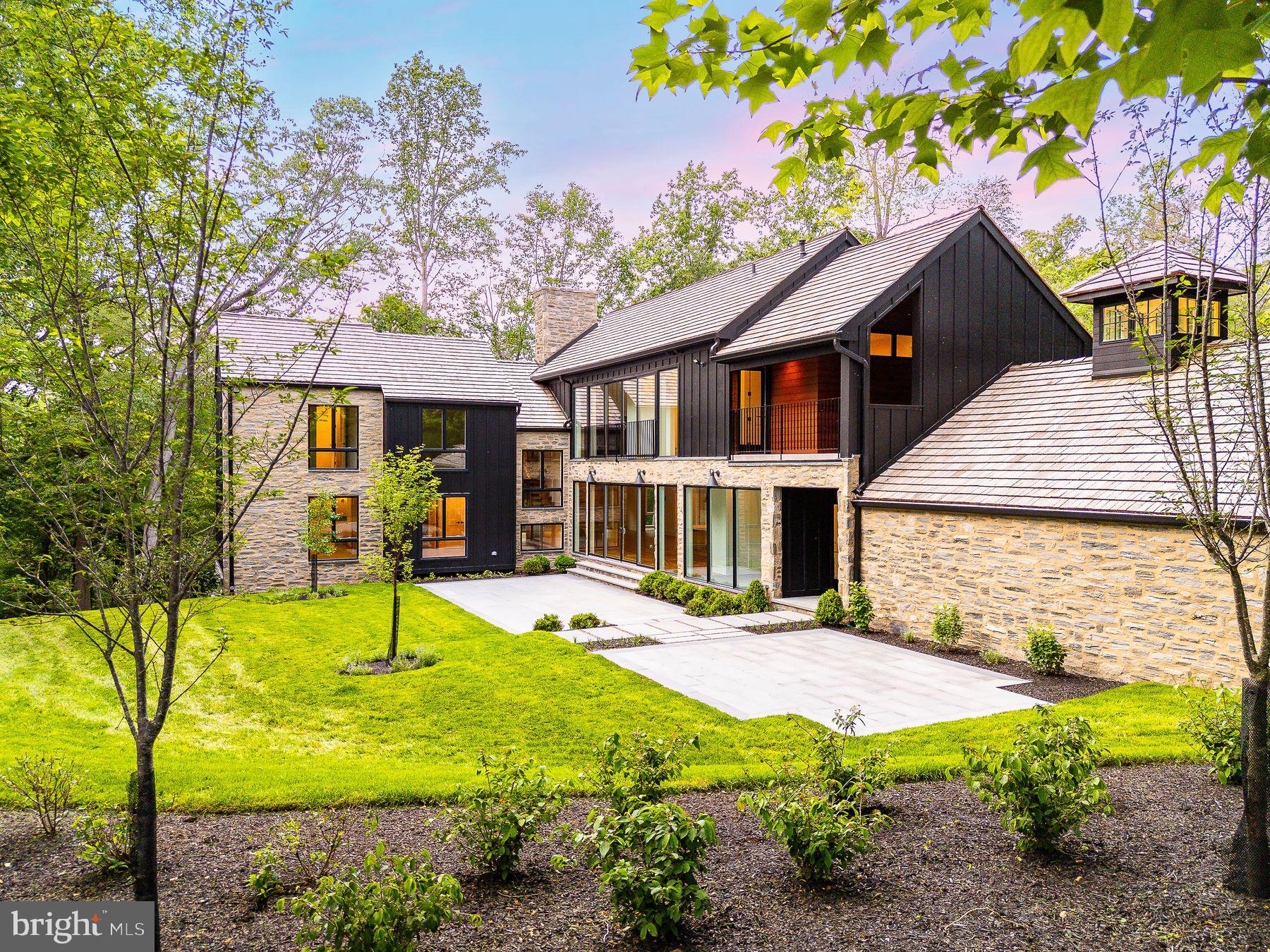 CHESTNUT HILL - Residential