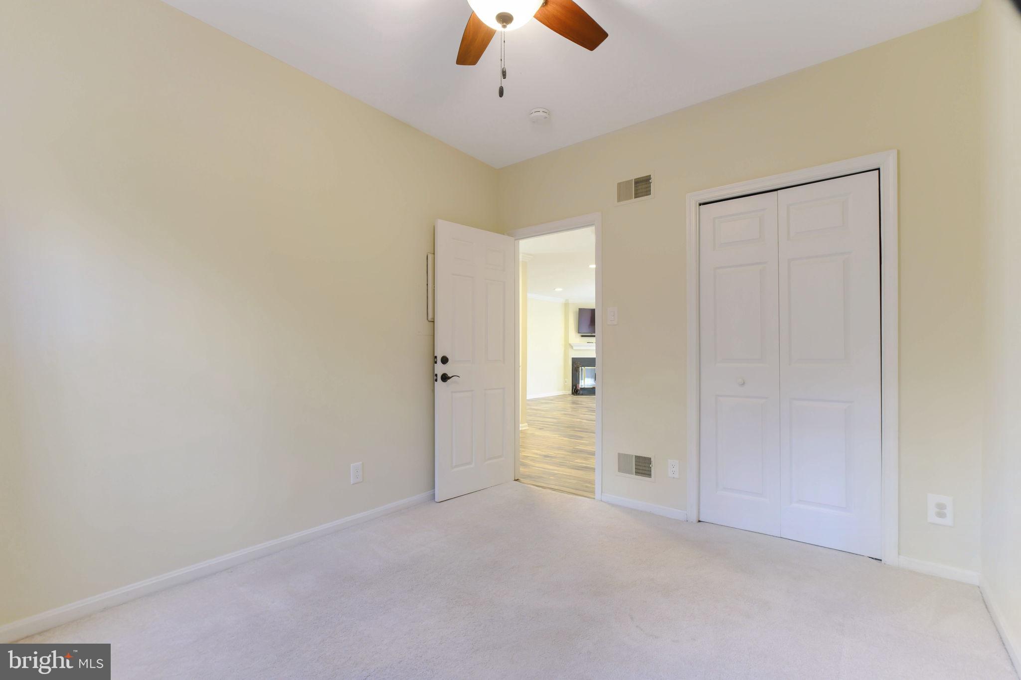 LAKESHORE - Residential Lease