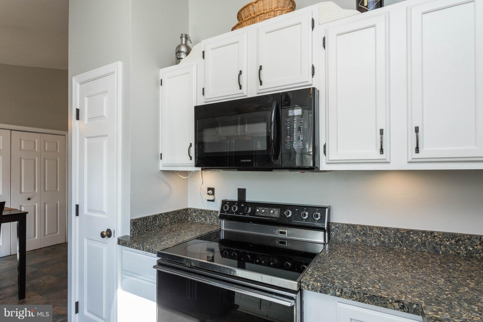 LAKE CAROLINE - Residential