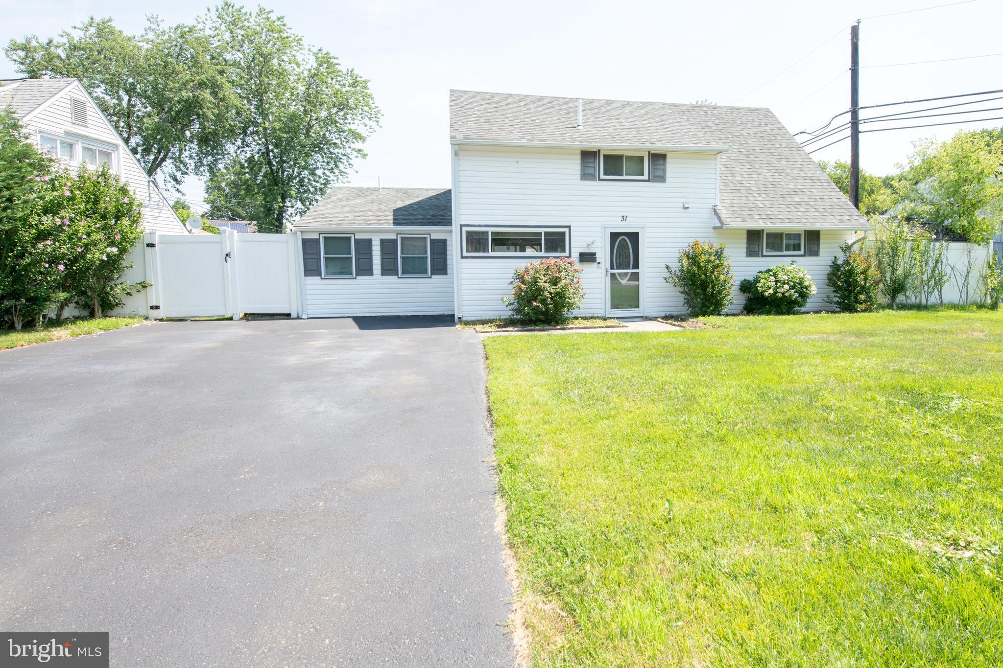 31 ROUNDWOOD LANE