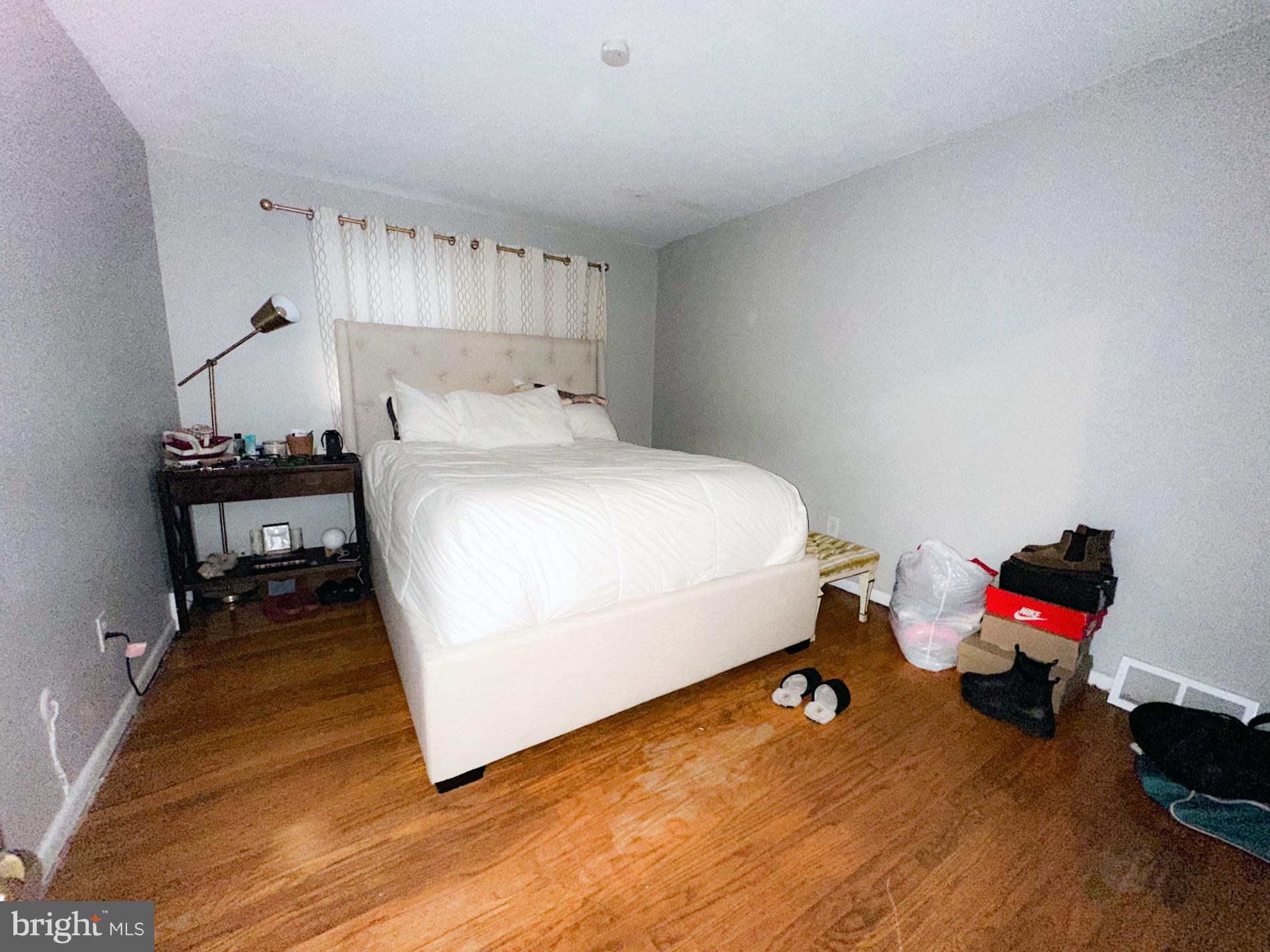 ROXBOROUGH - Residential Lease