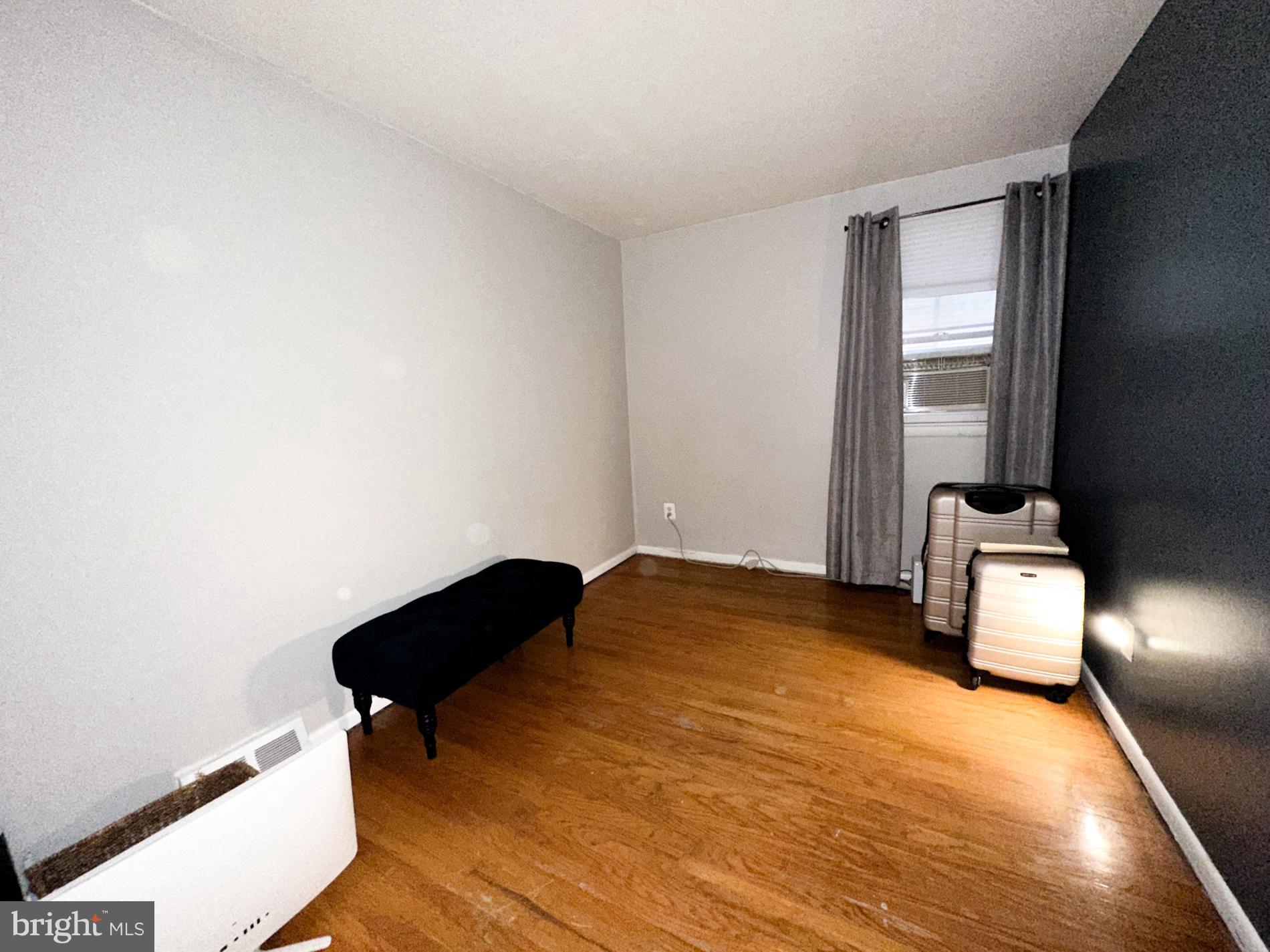 ROXBOROUGH - Residential Lease