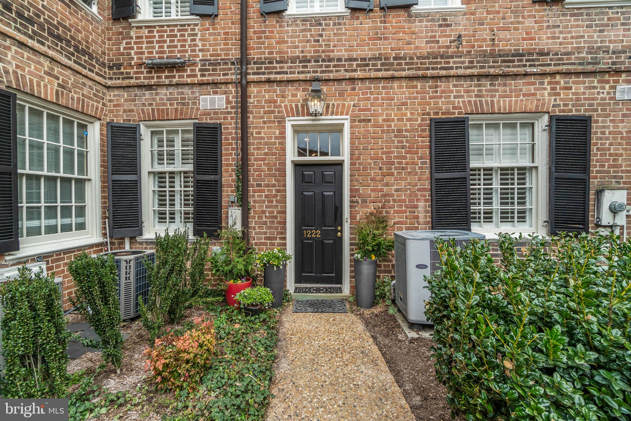 MARY WASHINGTON SQUARE - Residential