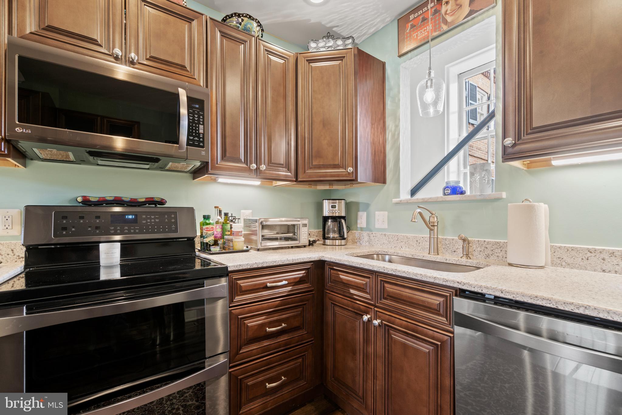 MARY WASHINGTON SQUARE - Residential