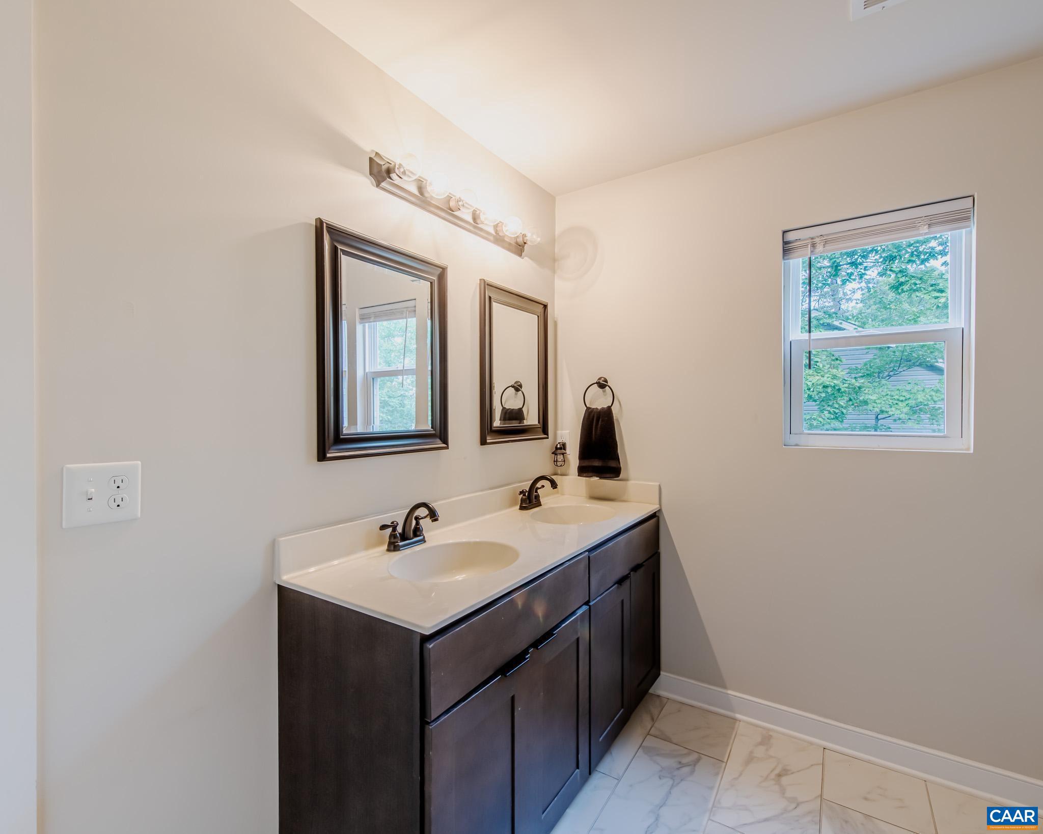 LAKE MONTICELLO - Residential