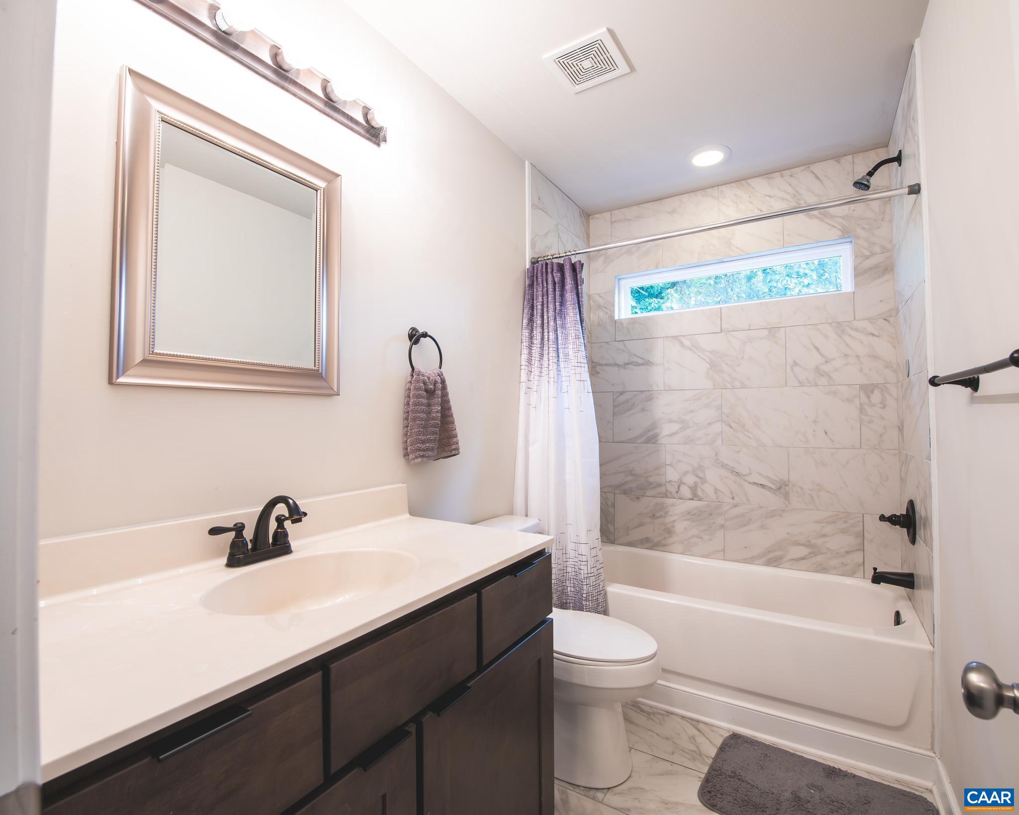 LAKE MONTICELLO - Residential