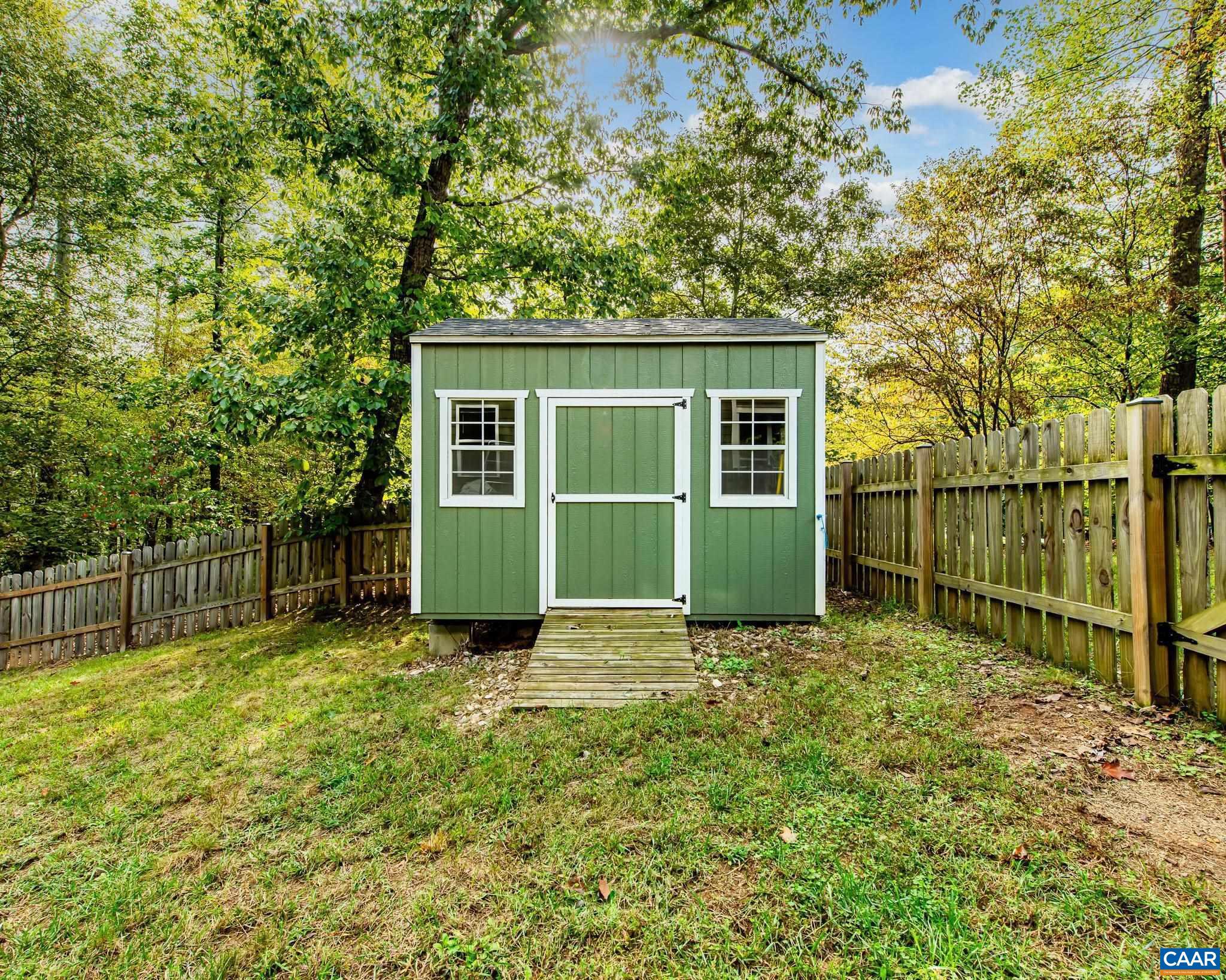 LAKE MONTICELLO - Residential