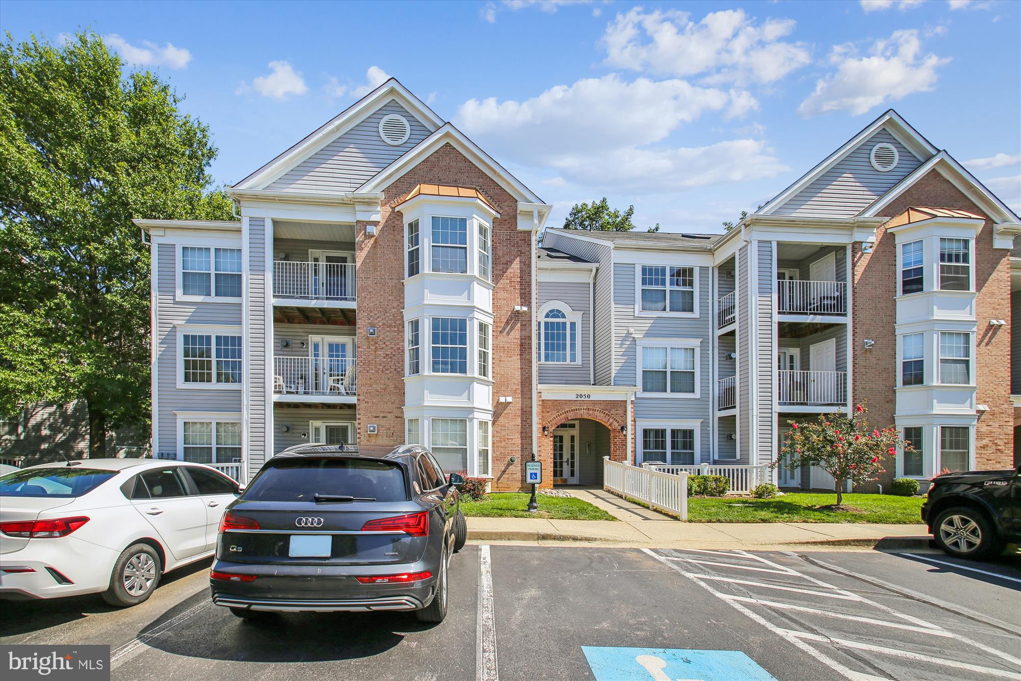 WINDGATE CONDO - Residential