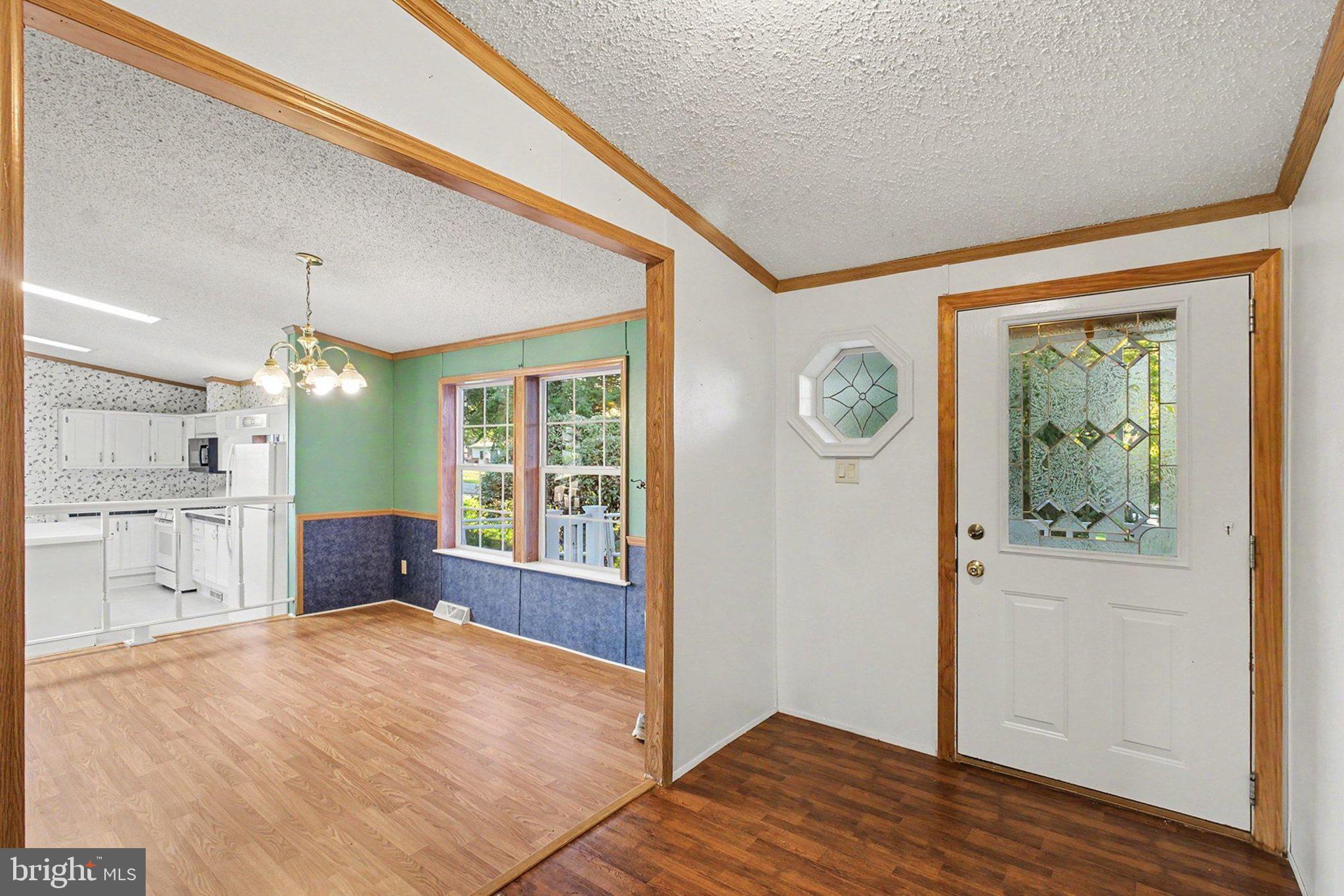 101 ORIOLE COURT