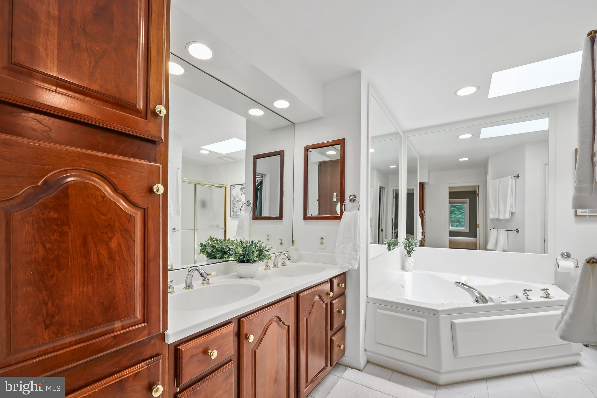 MANTUA HILLS - Residential