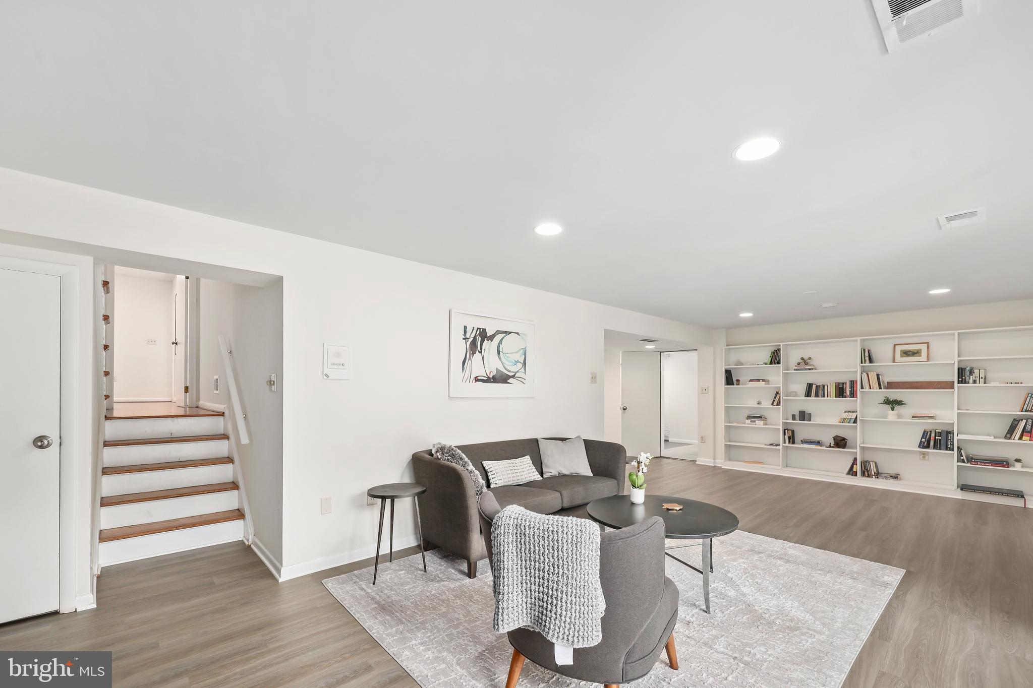 MANTUA HILLS - Residential