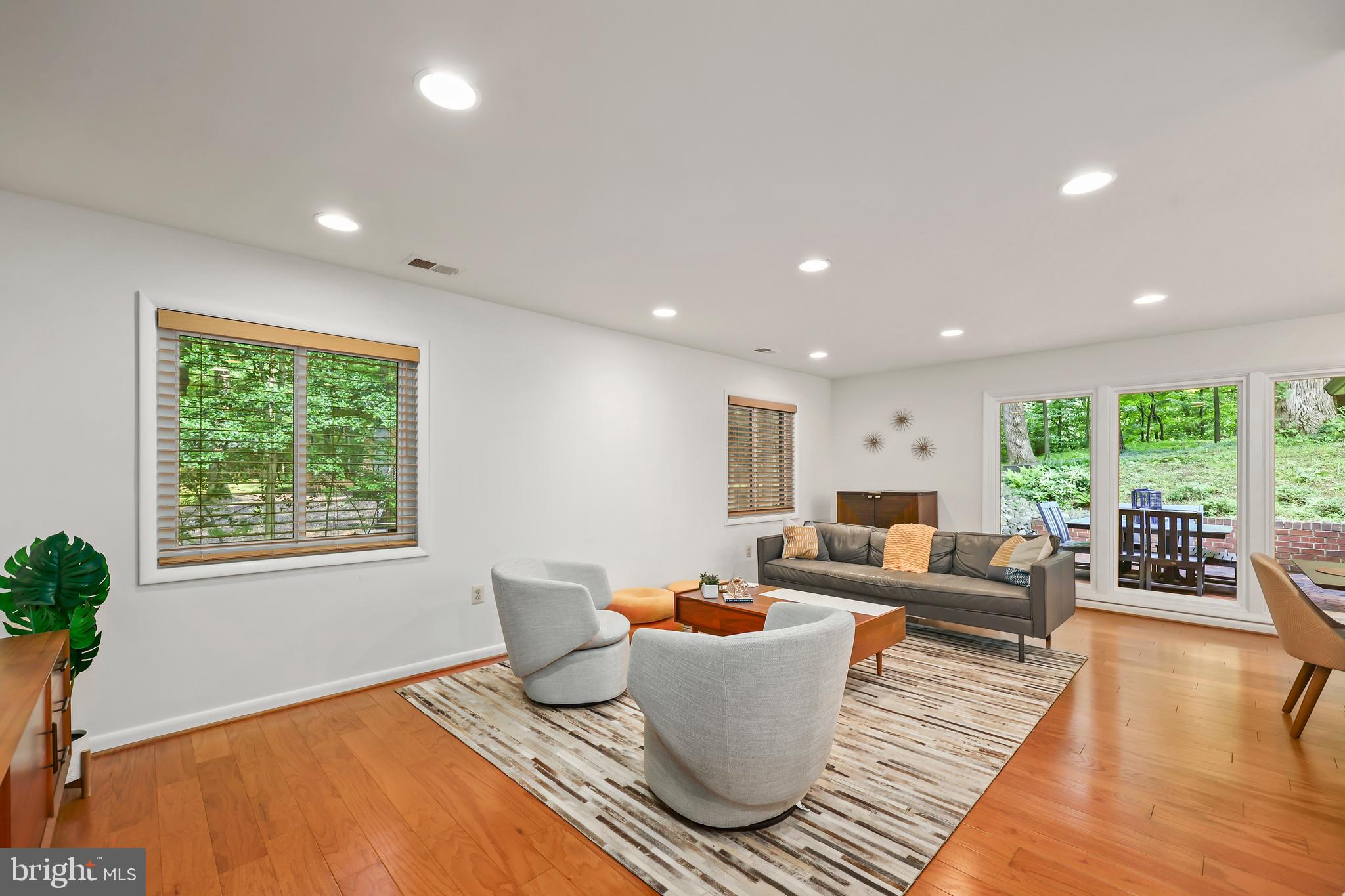 MANTUA HILLS - Residential