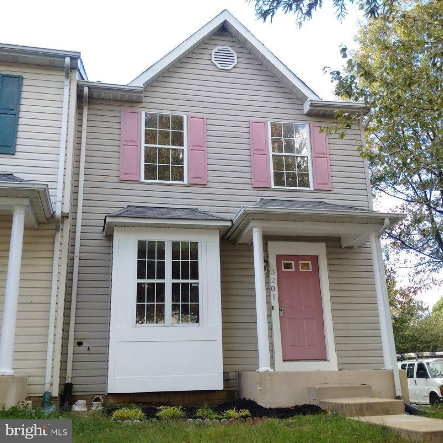 Beautiful remodeled end unit townhouse! 3 bedrooms, 3 1/2 bathrooms in 3 levels. Kitchen with granite counter tops, back-splash and stainless steel appliances, bathrooms with ceramic tile, fully finished basement with full bathroom. New washer and dryer. Close to shopping centers, schools and major routes.