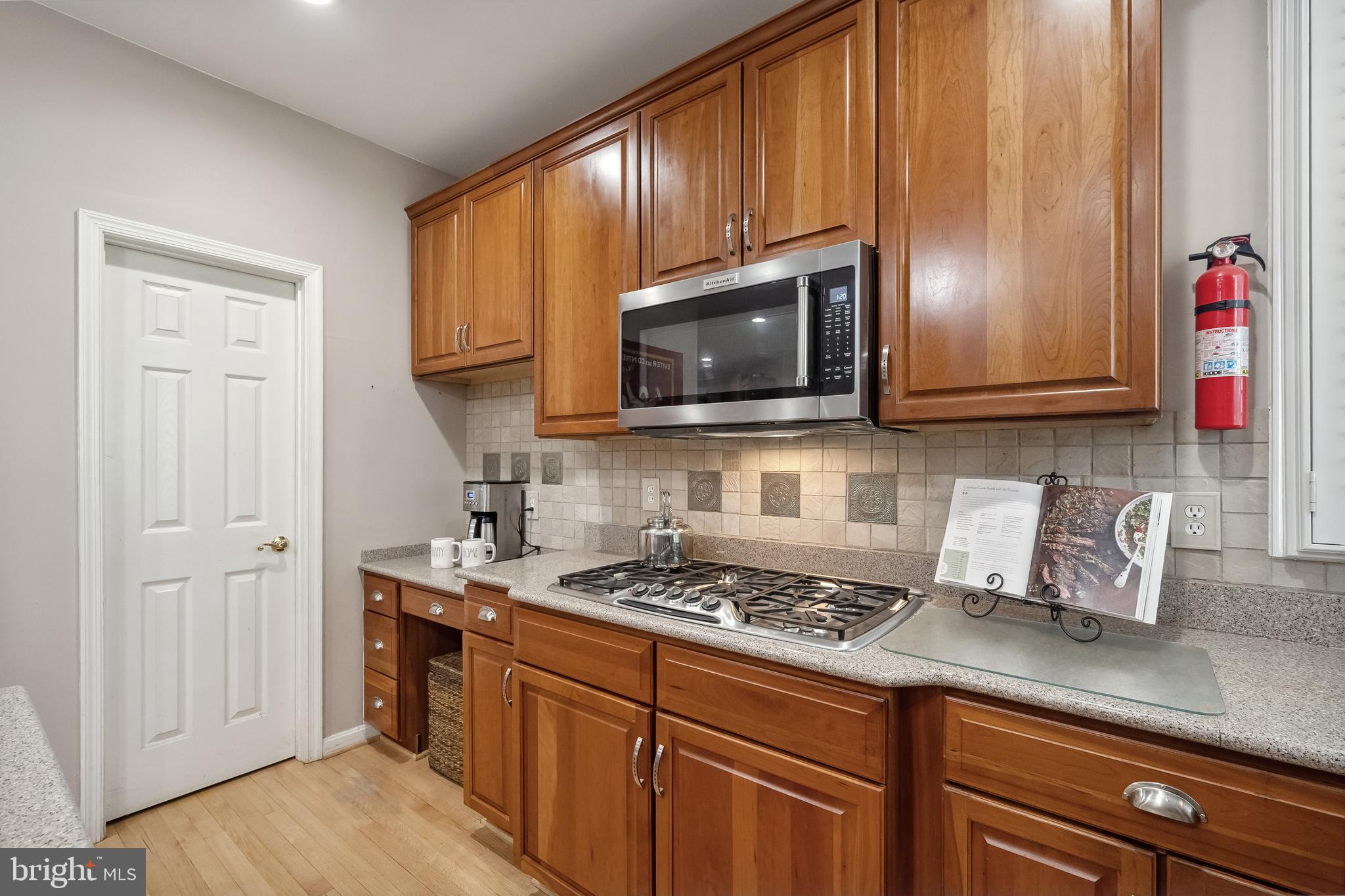 PARKSIDE MANOR - Residential