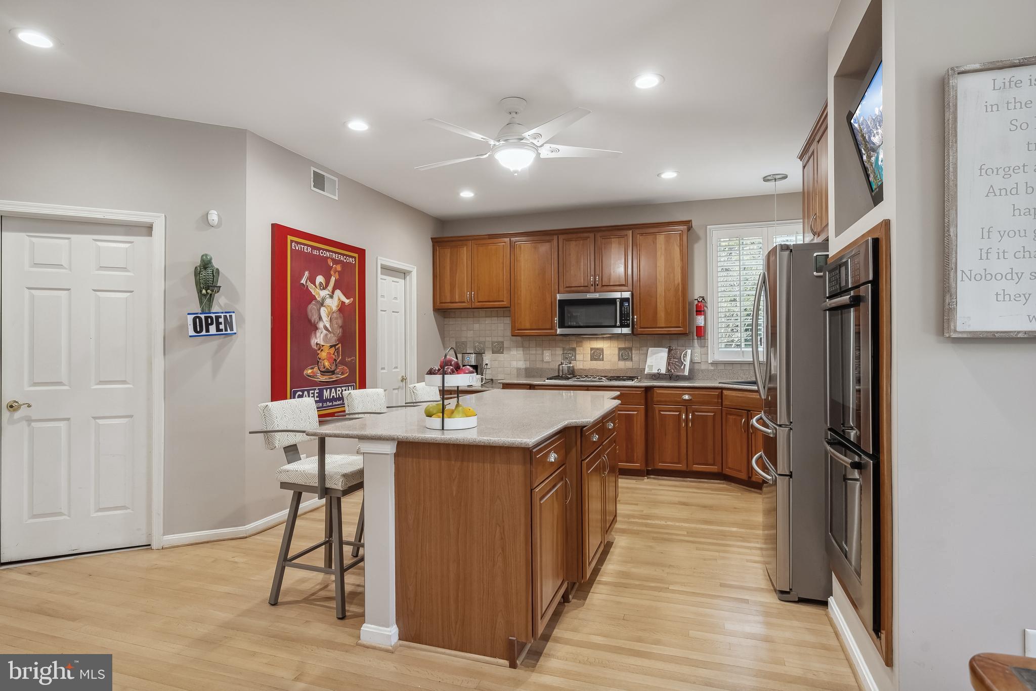 PARKSIDE MANOR - Residential