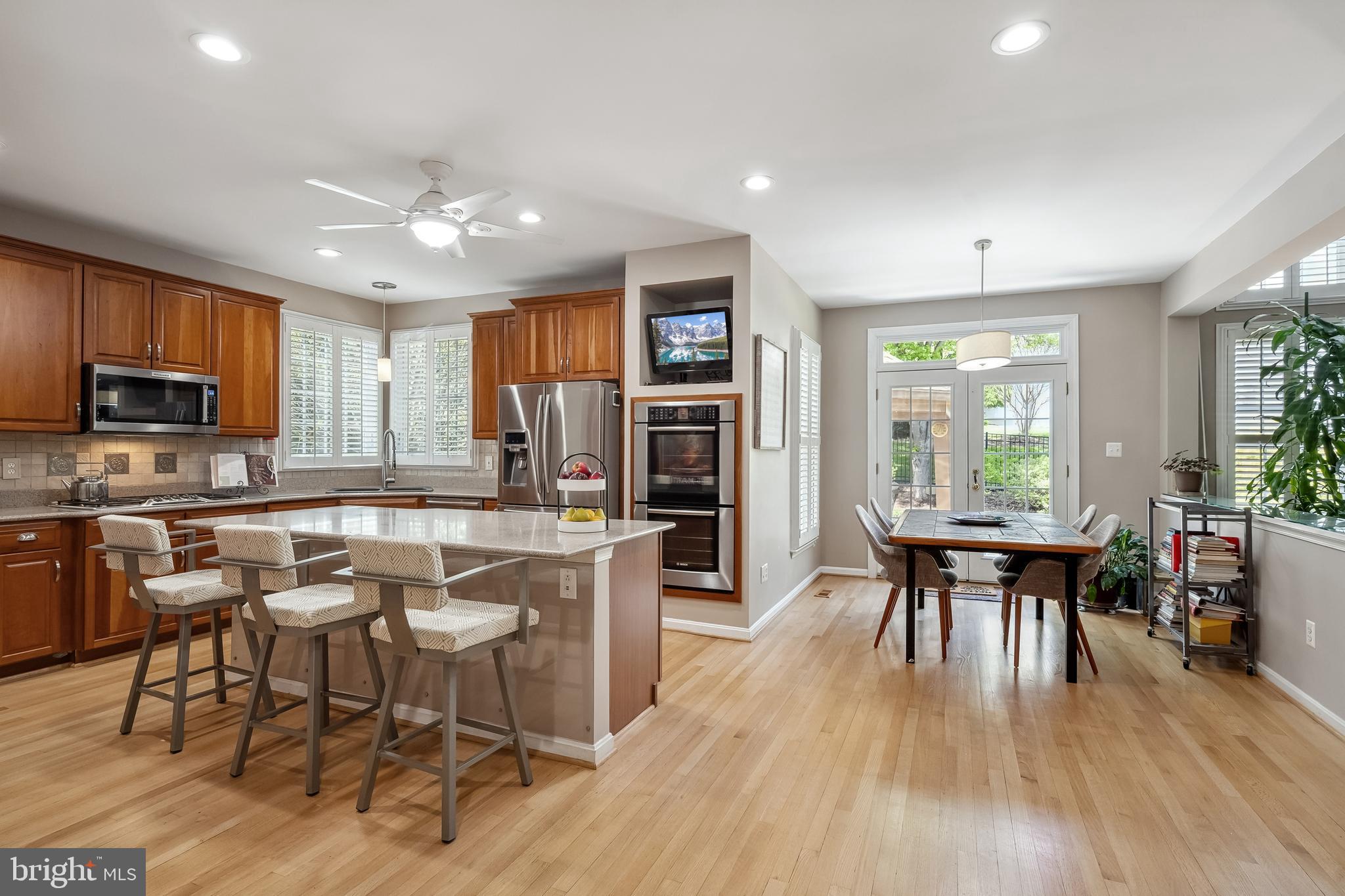 PARKSIDE MANOR - Residential