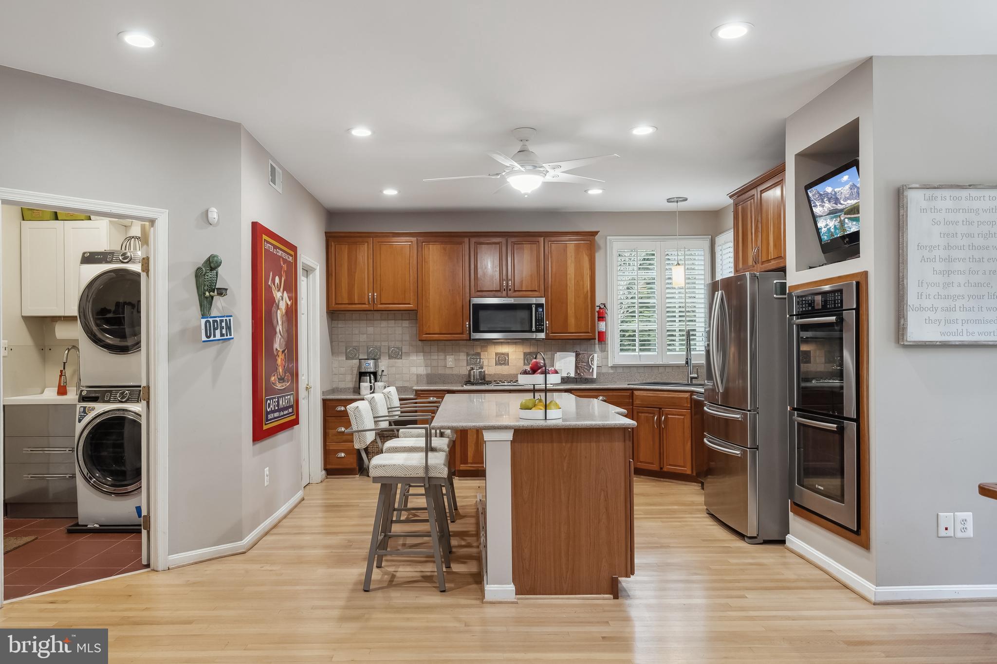 PARKSIDE MANOR - Residential