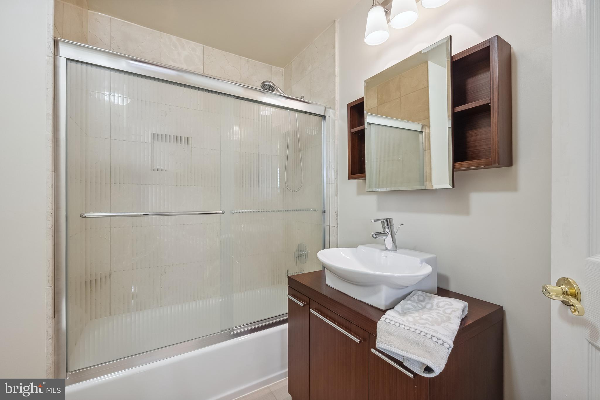 PARKSIDE MANOR - Residential