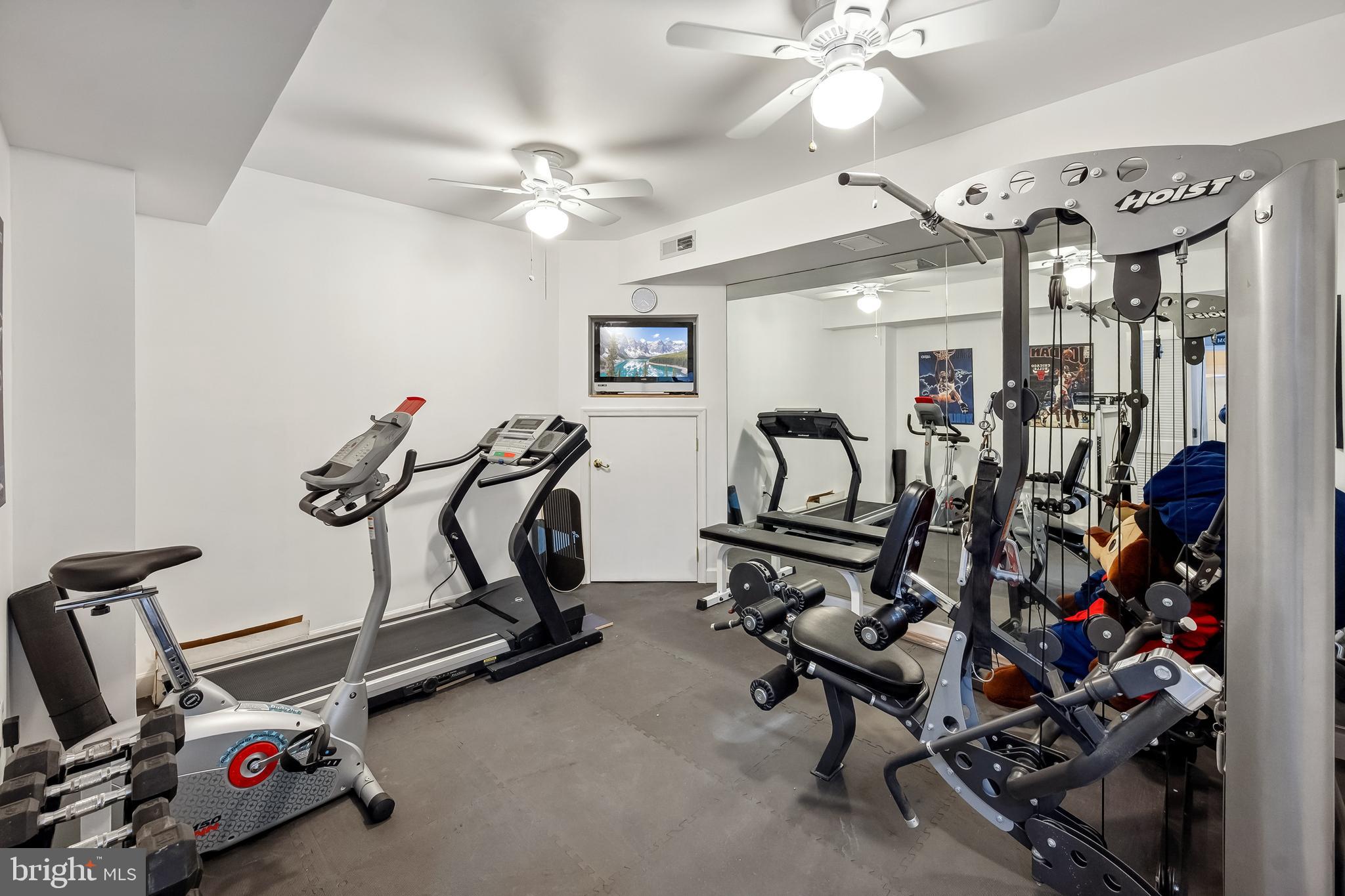 PARKSIDE MANOR - Residential